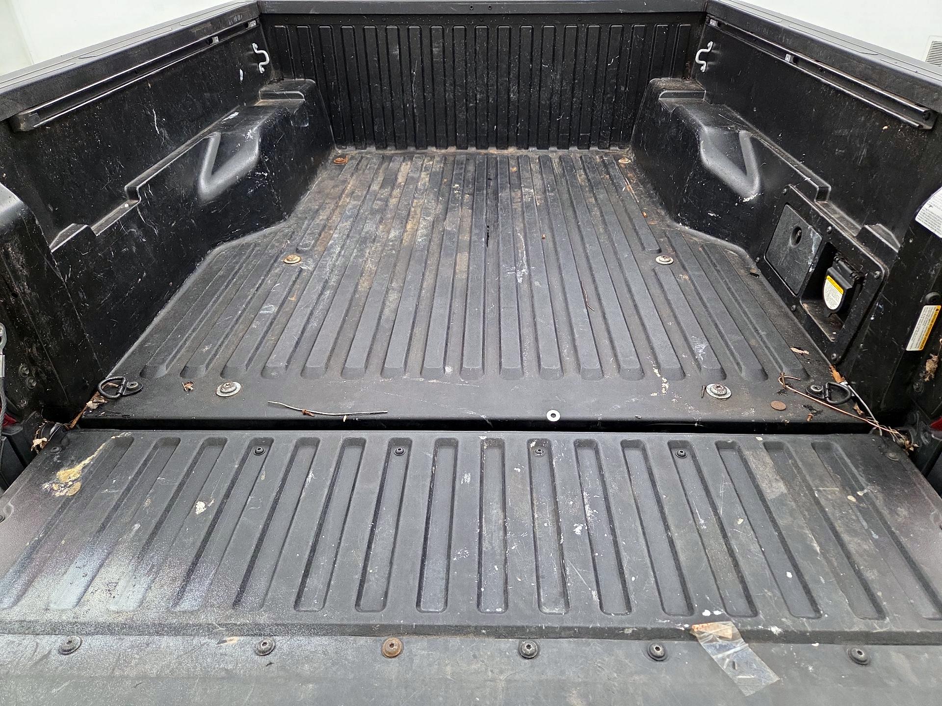 Thumbnail: 2019 Toyota Tacoma - 20