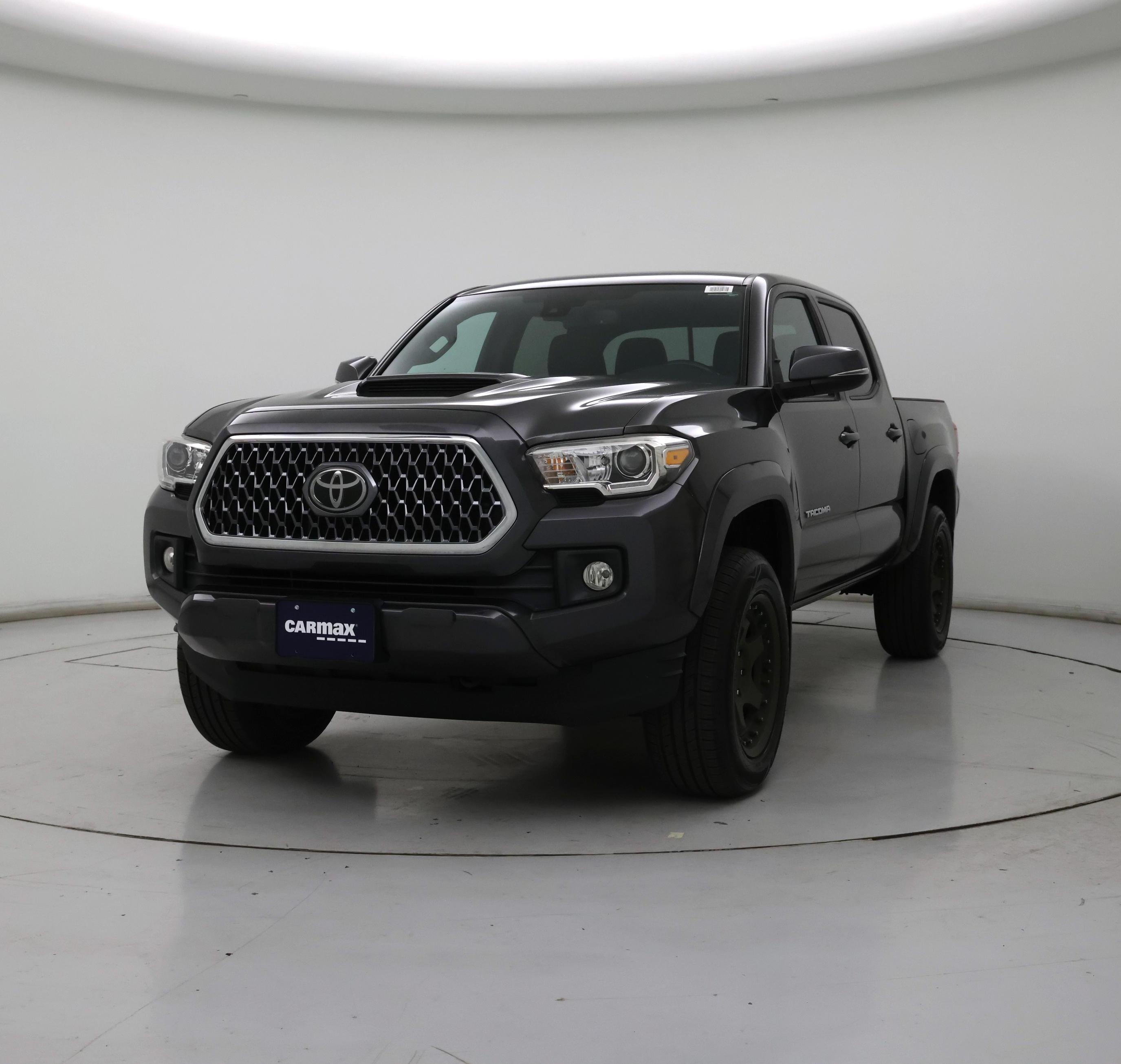 Thumbnail: 2019 Toyota Tacoma - 4