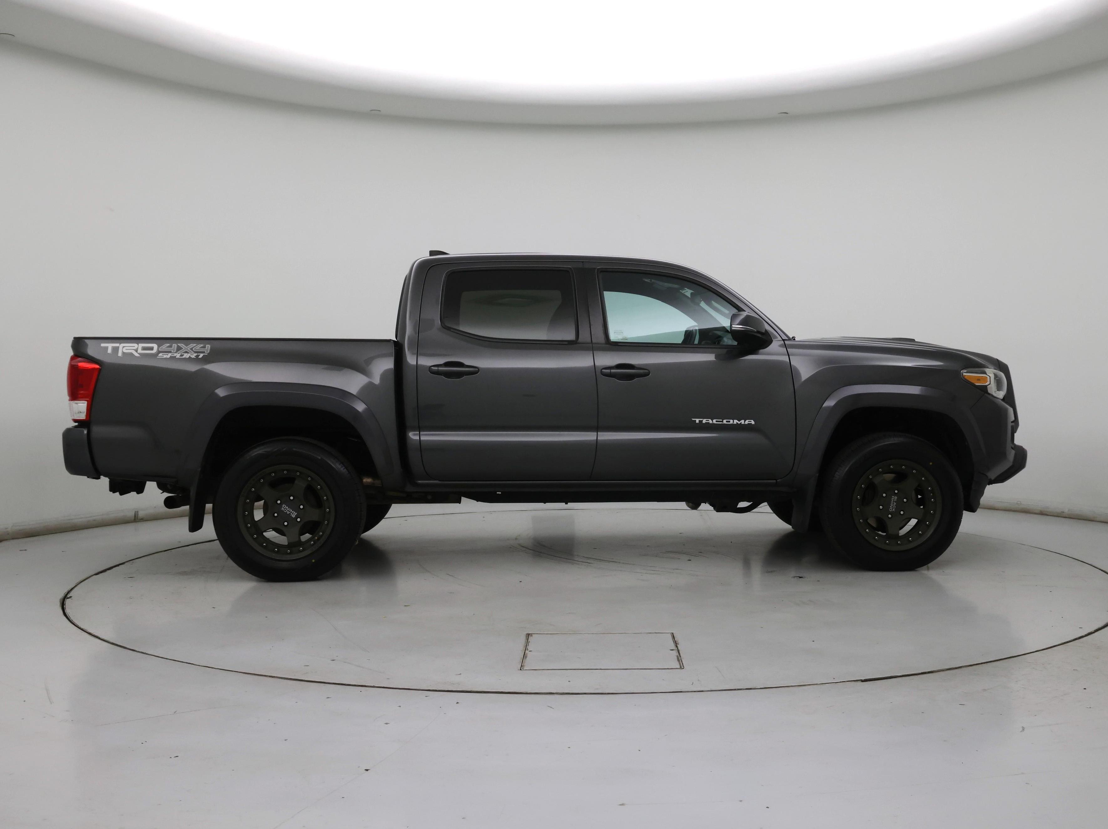 Thumbnail: 2019 Toyota Tacoma - 7