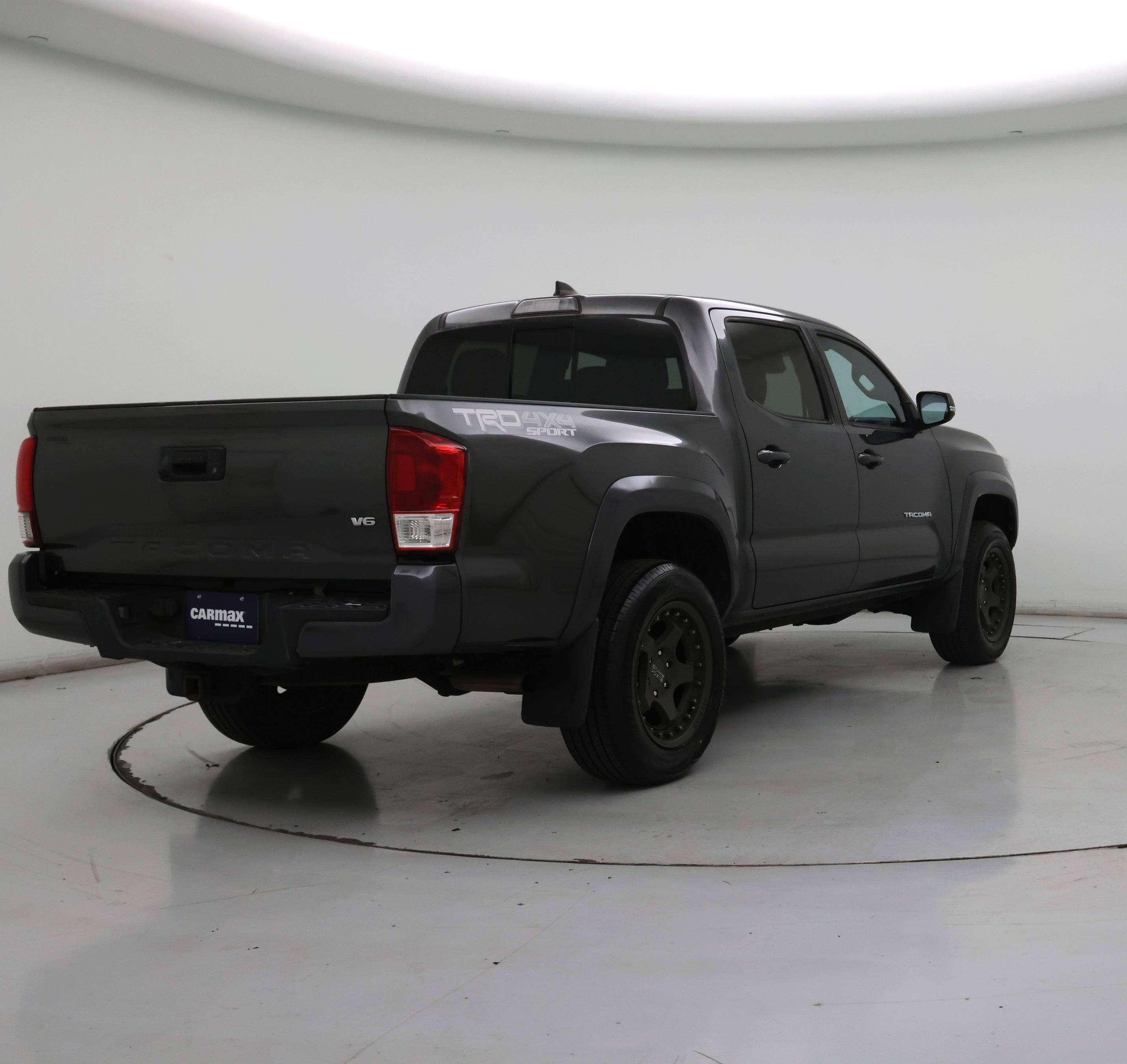 Thumbnail: 2019 Toyota Tacoma - 8