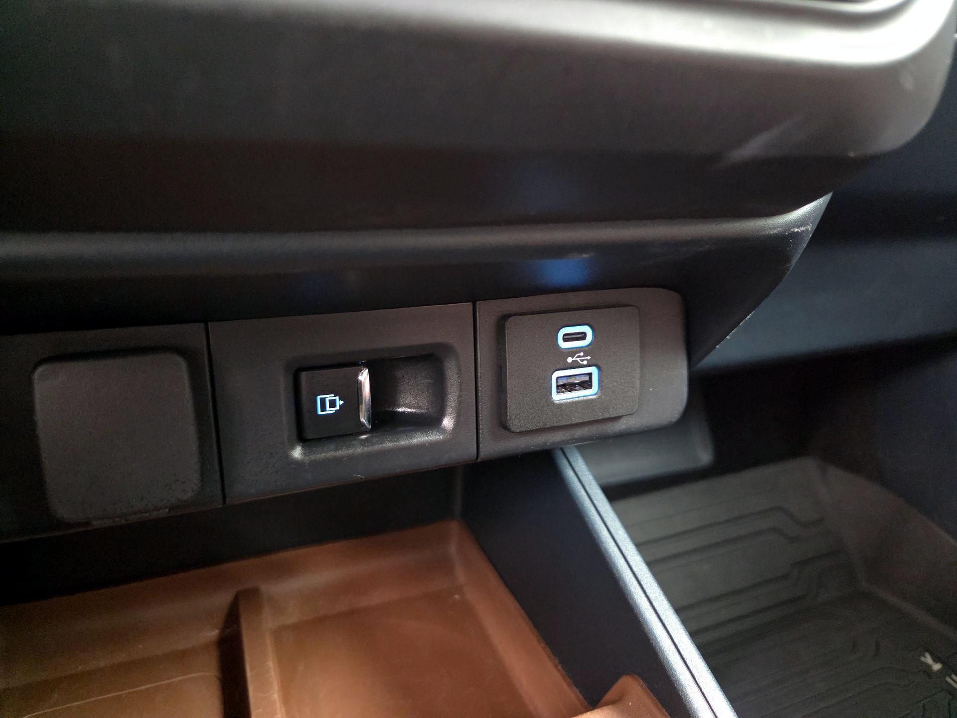 Thumbnail: 2022 Ford Maverick - 18