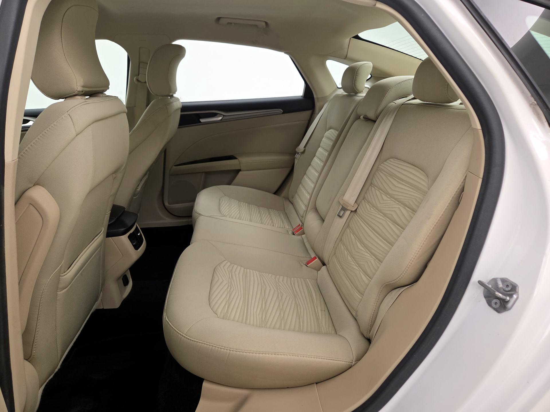 Thumbnail: 2016 Ford Fusion - 19