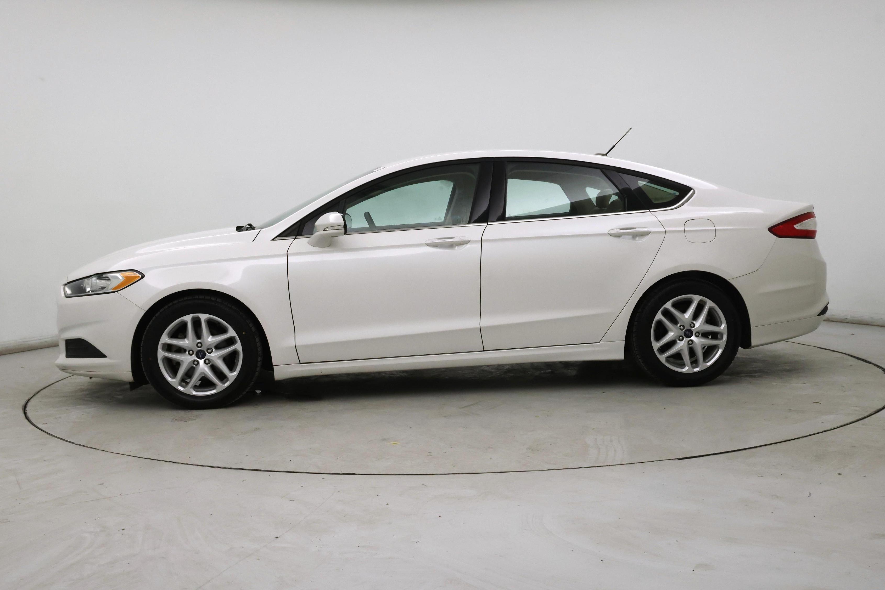 Thumbnail: 2016 Ford Fusion - 3