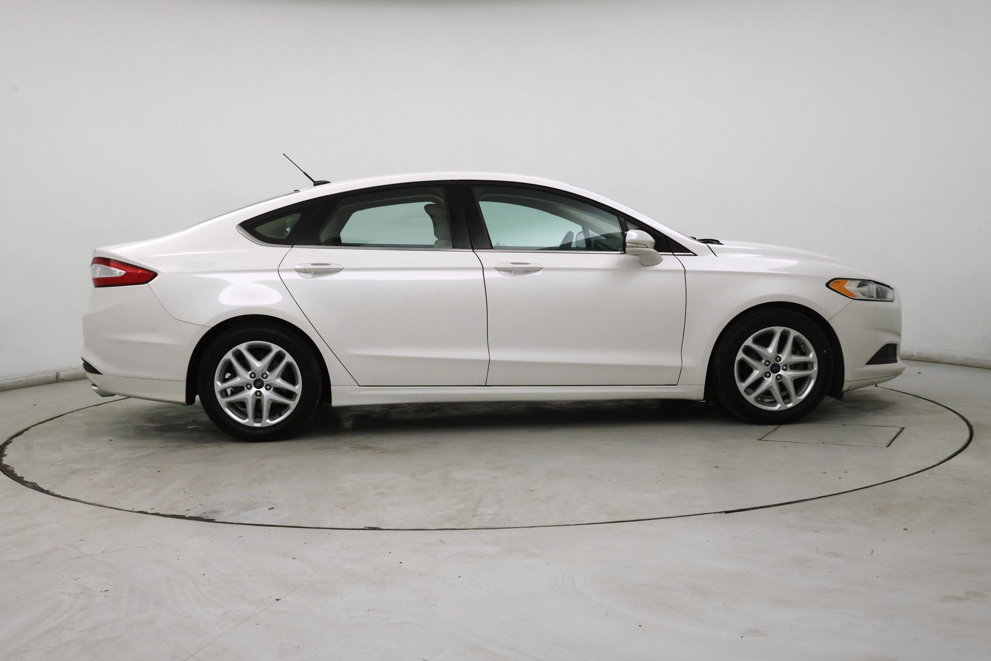 Thumbnail: 2016 Ford Fusion - 7