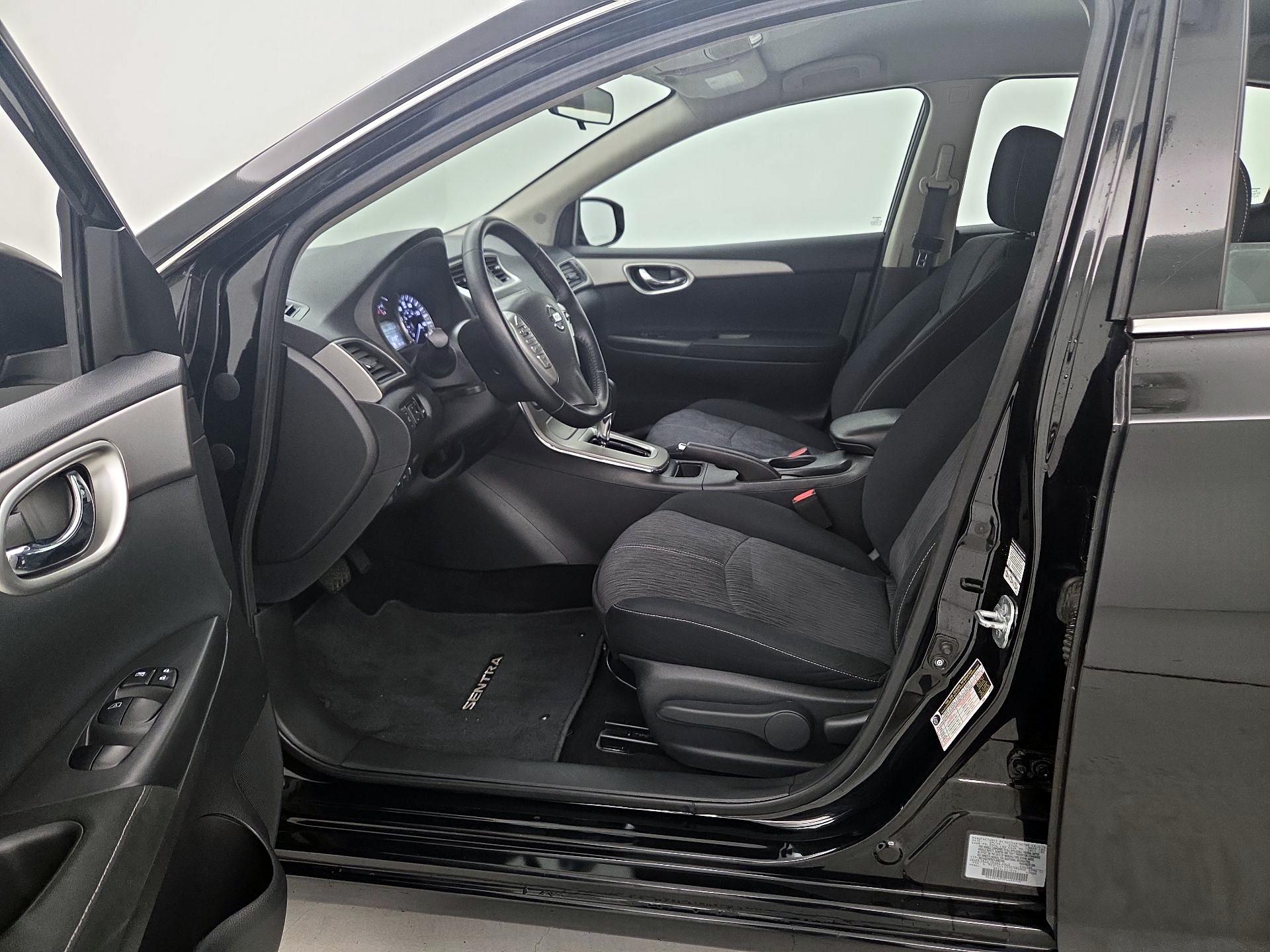 Thumbnail: 2015 Nissan Sentra - 11