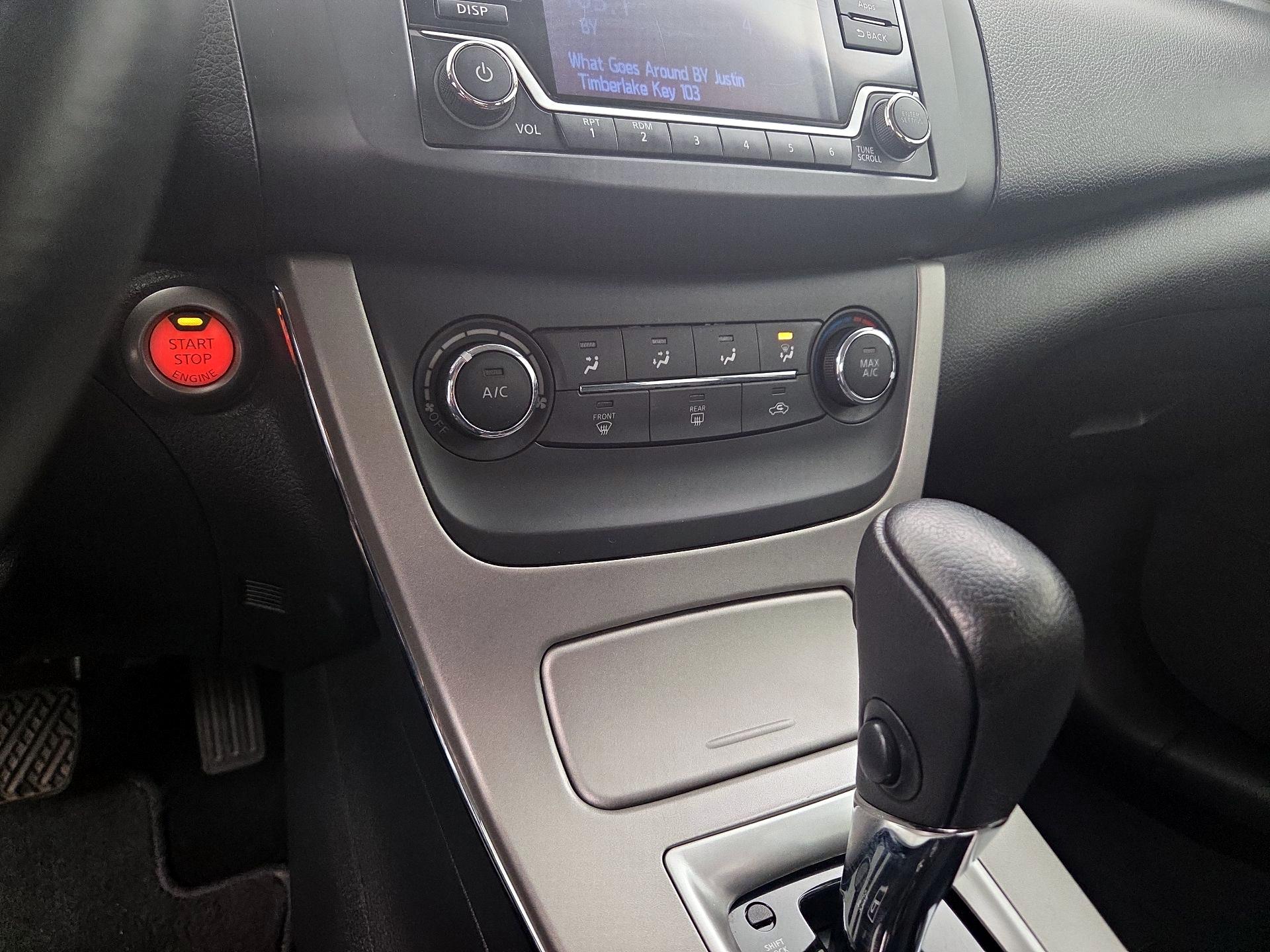 Thumbnail: 2015 Nissan Sentra - 16