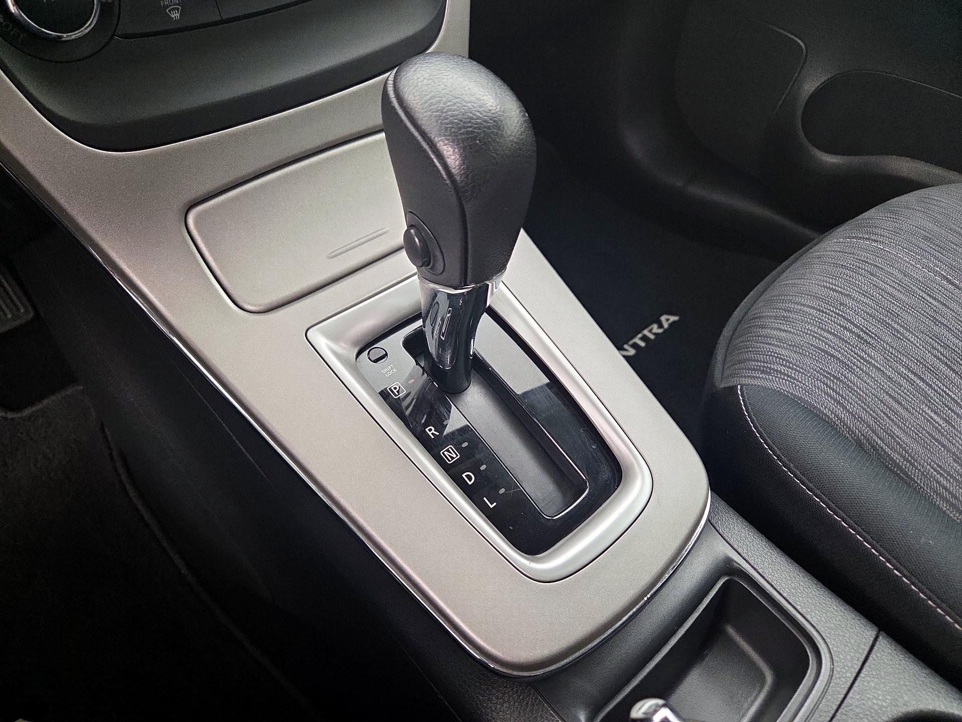 Thumbnail: 2015 Nissan Sentra - 17