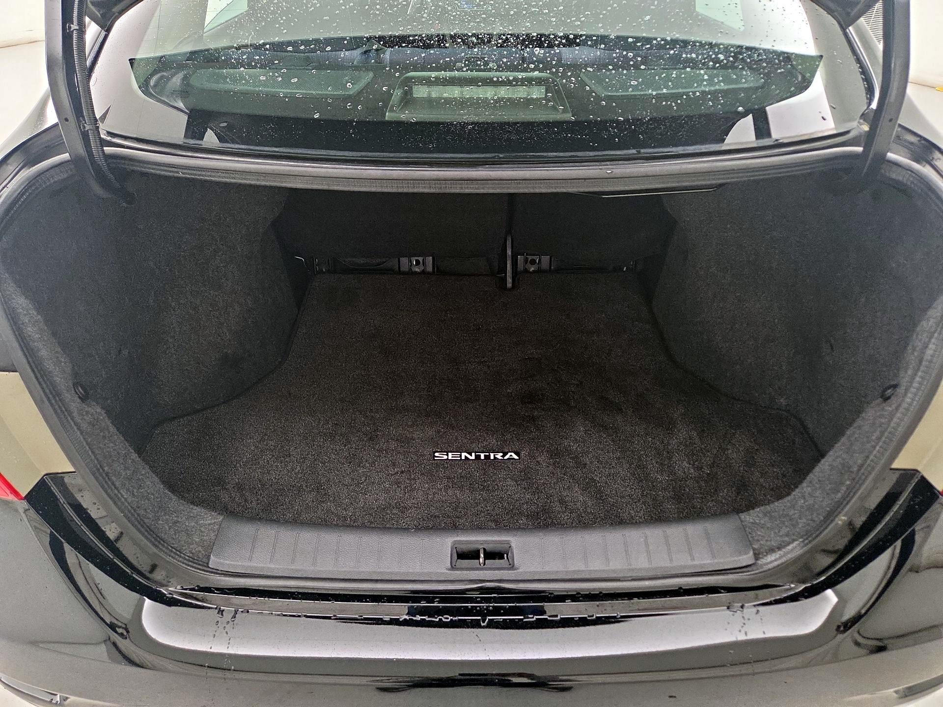 Thumbnail: 2015 Nissan Sentra - 20