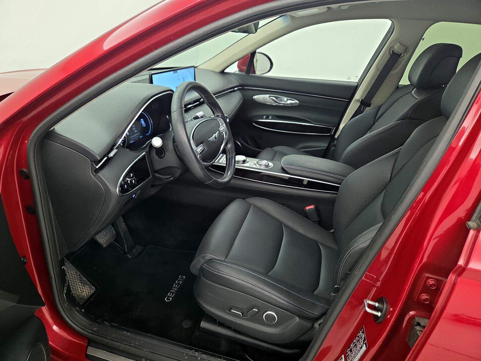 Thumbnail: 2023 Genesis GV70 - 11