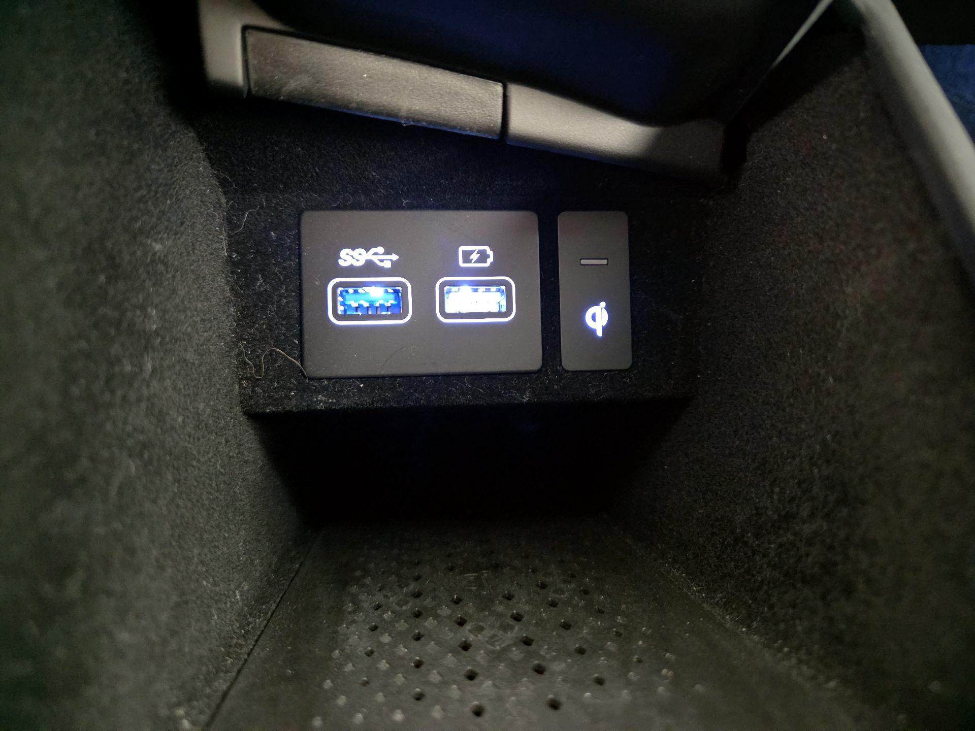 Thumbnail: 2023 Genesis GV70 - 19