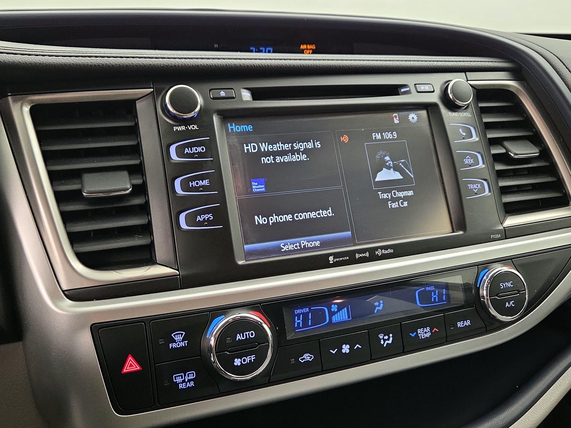 Thumbnail: 2016 Toyota Highlander - 15