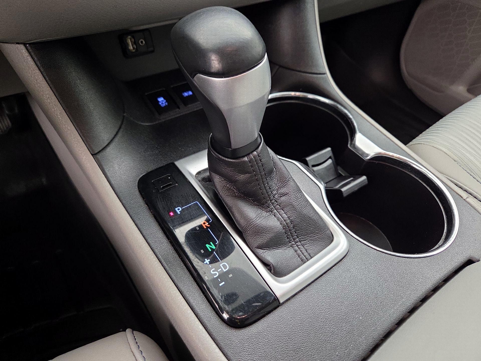 Thumbnail: 2016 Toyota Highlander - 17