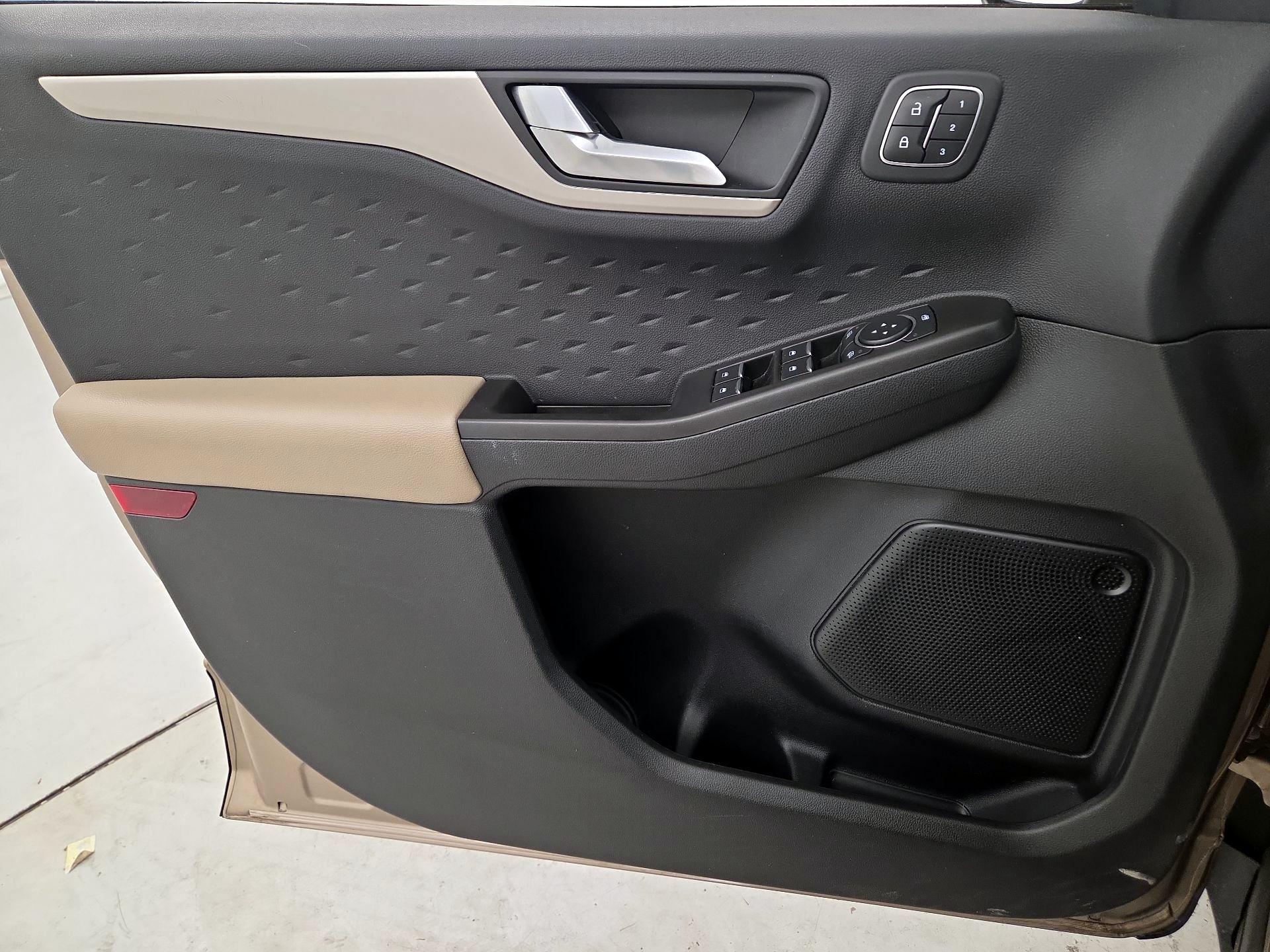 Thumbnail: 2020 Ford Escape - 12