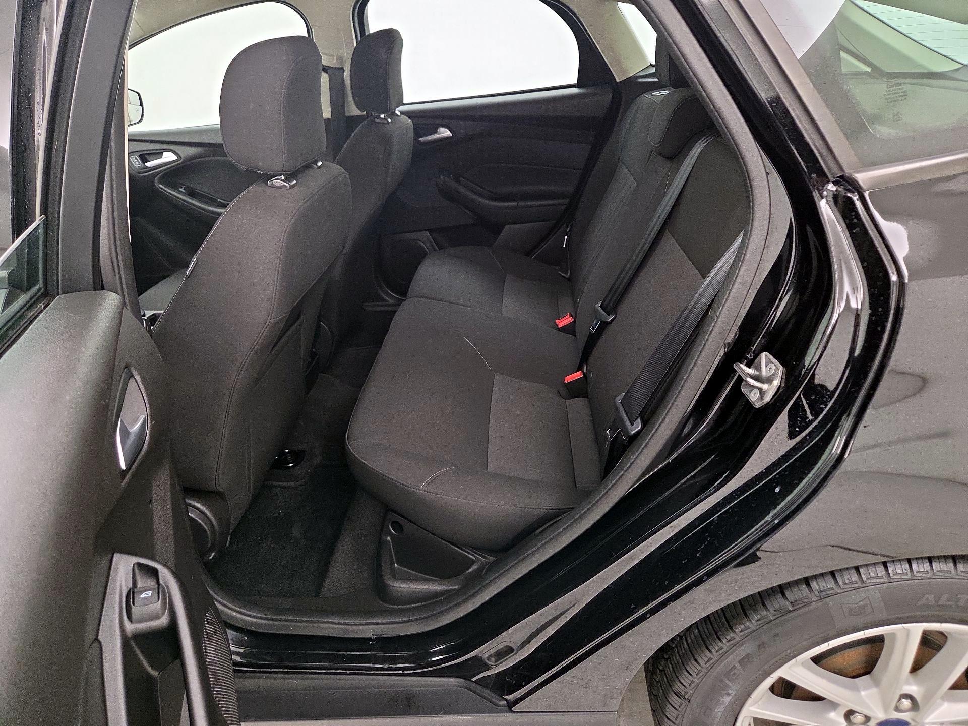 Thumbnail: 2017 Ford Focus - 19