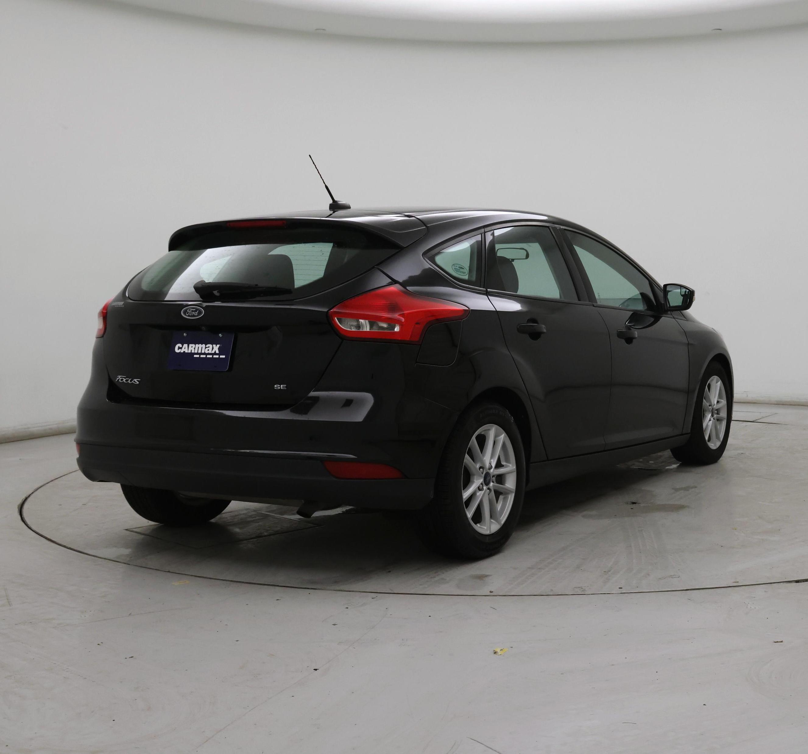 Thumbnail: 2017 Ford Focus - 8