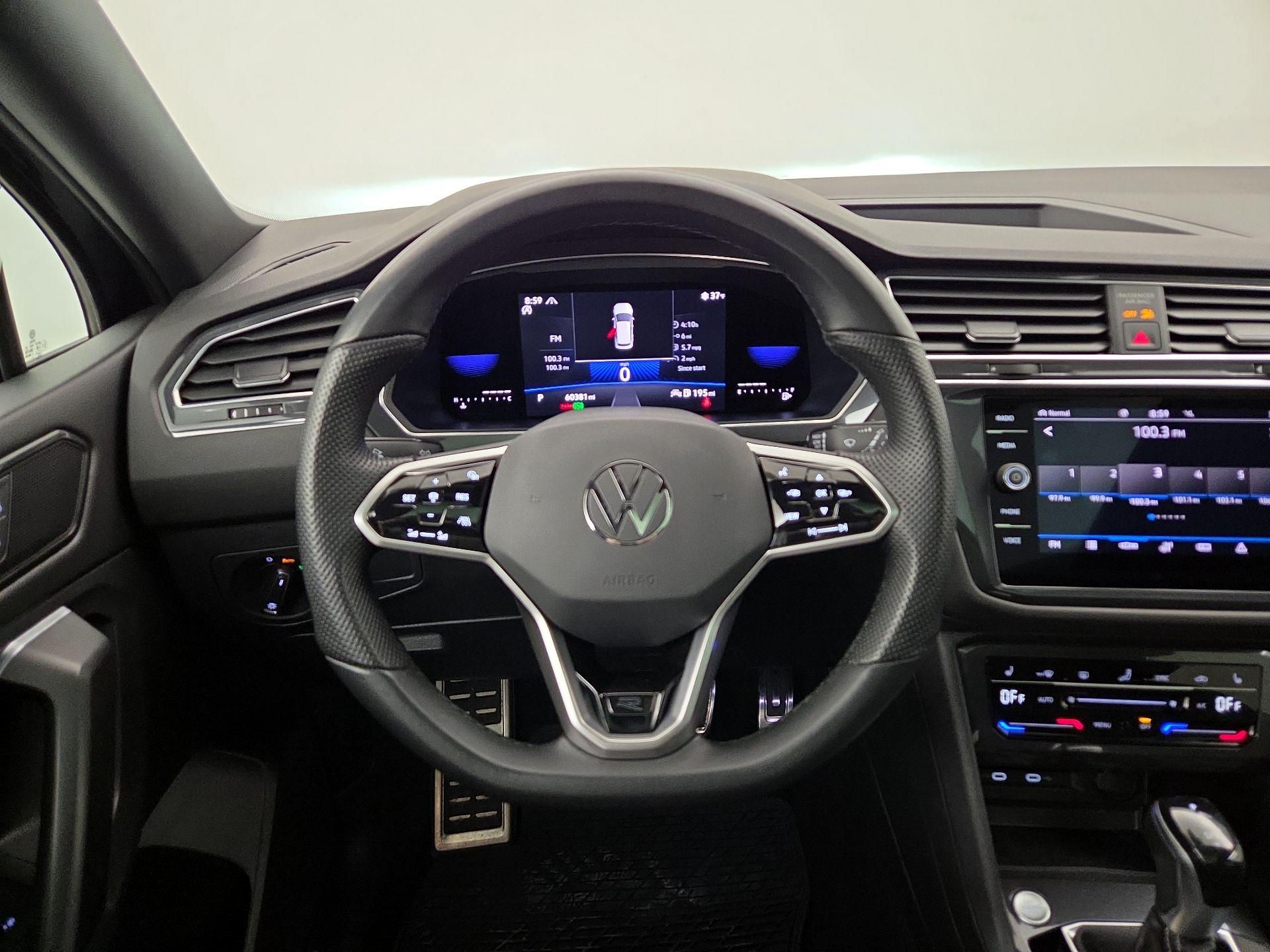 Thumbnail: 2023 Volkswagen Tiguan - 10