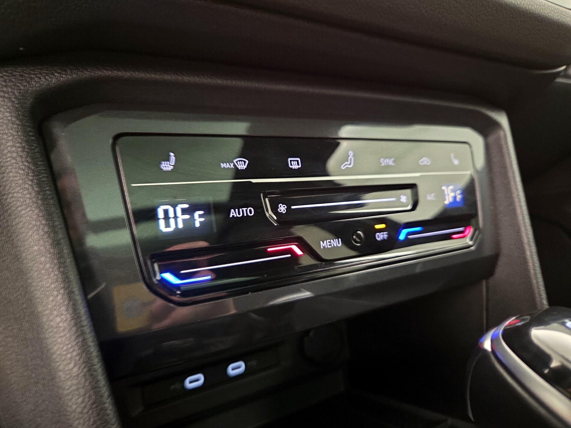 Thumbnail: 2023 Volkswagen Tiguan - 16