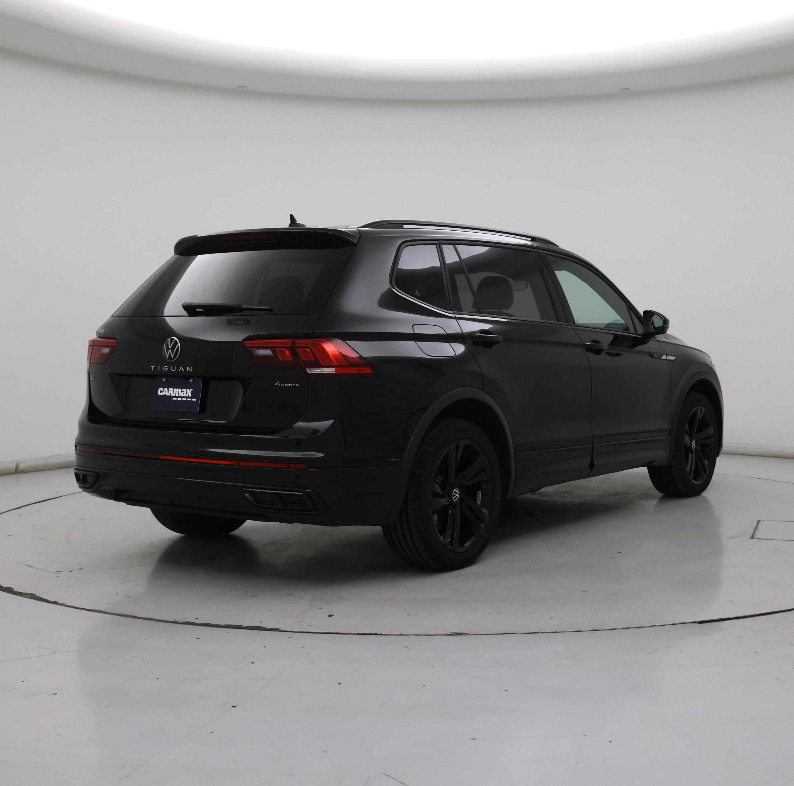 Thumbnail: 2023 Volkswagen Tiguan - 8