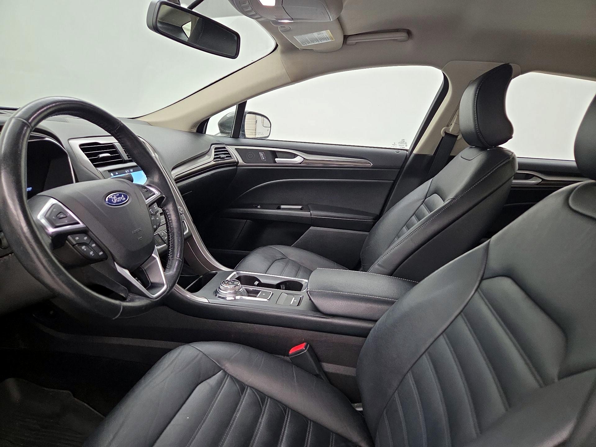 Thumbnail: 2017 Ford Fusion - 11