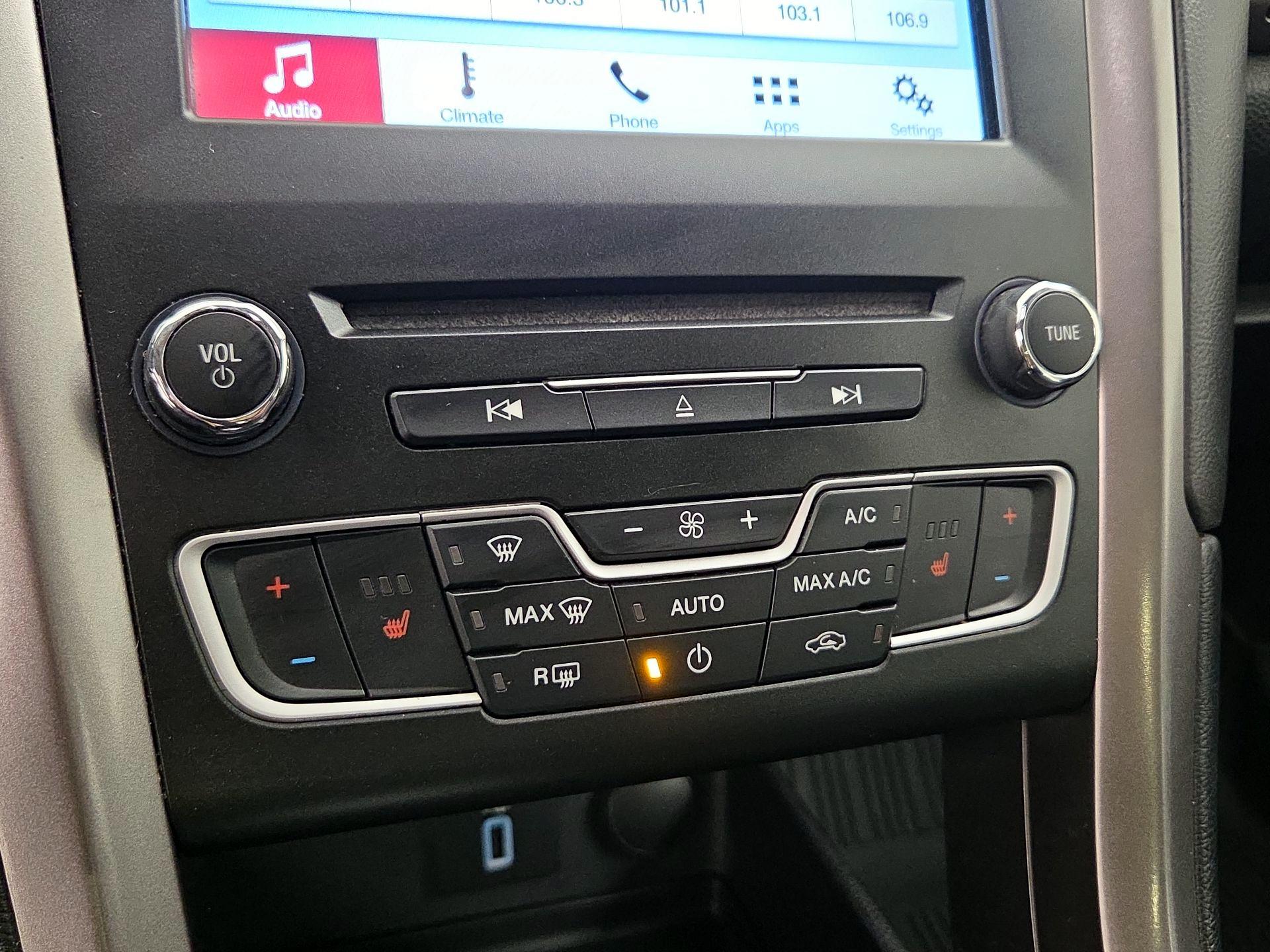 Thumbnail: 2017 Ford Fusion - 16