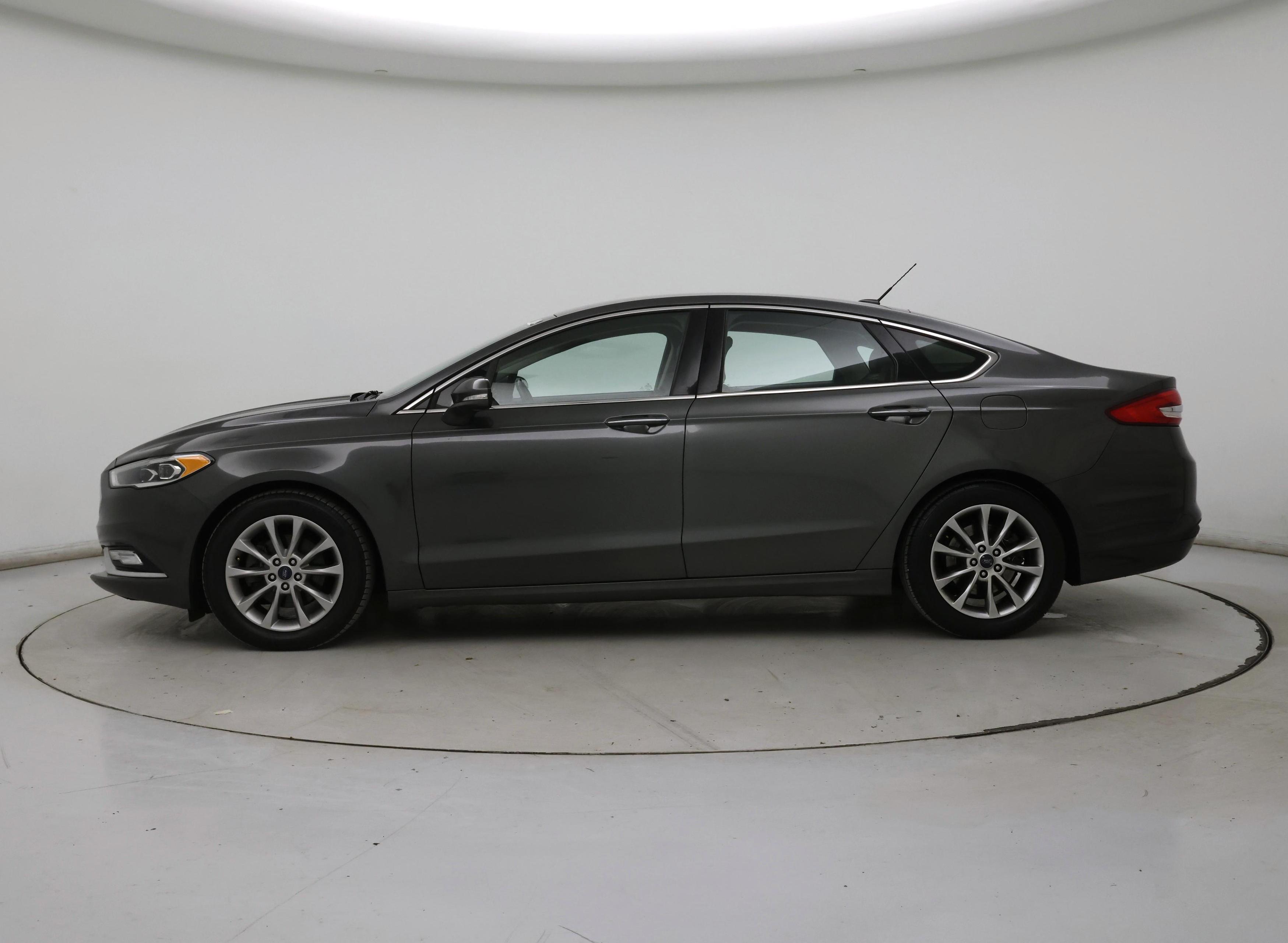 Thumbnail: 2017 Ford Fusion - 3