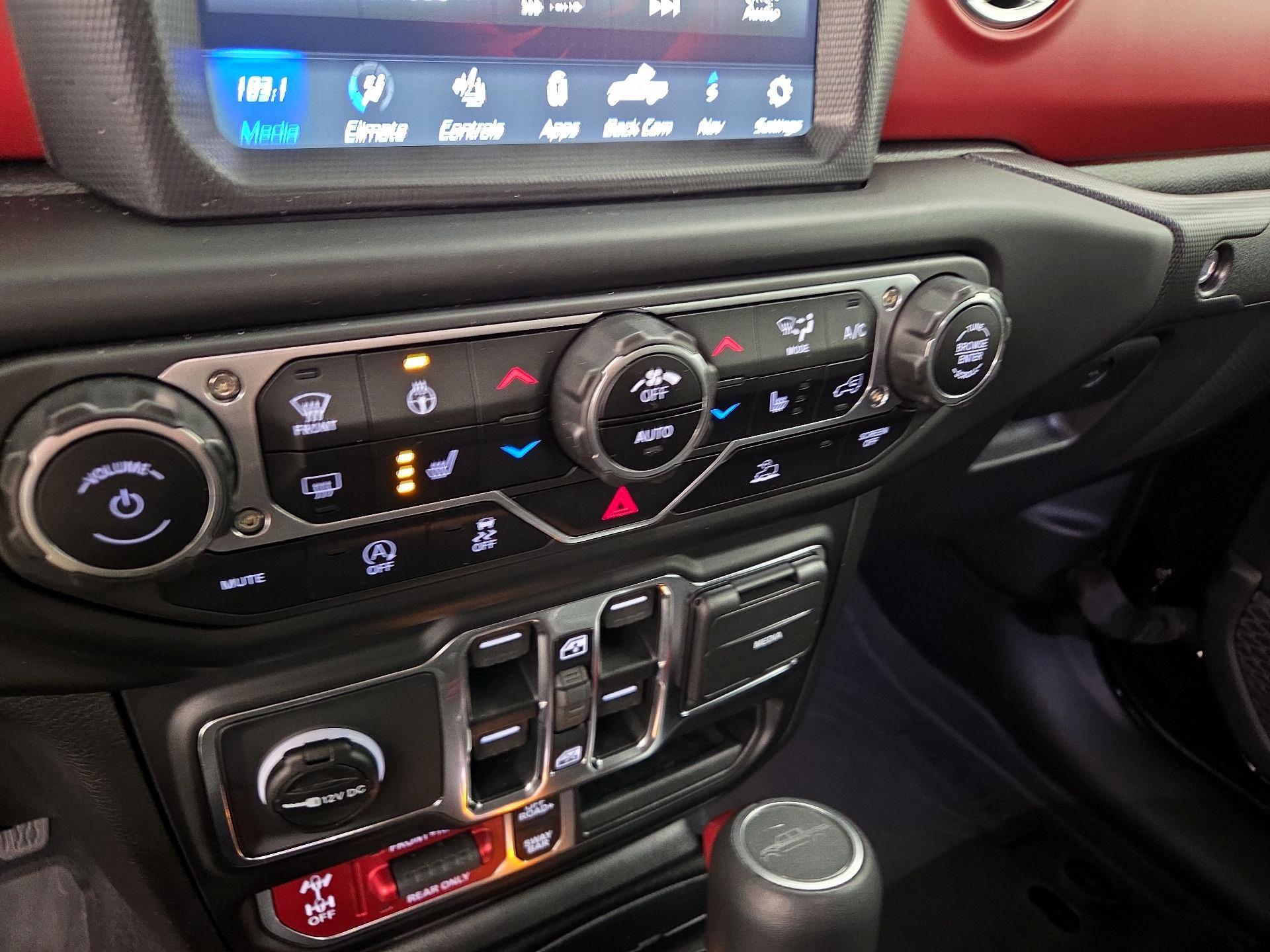 Thumbnail: 2023 Jeep Gladiator - 17