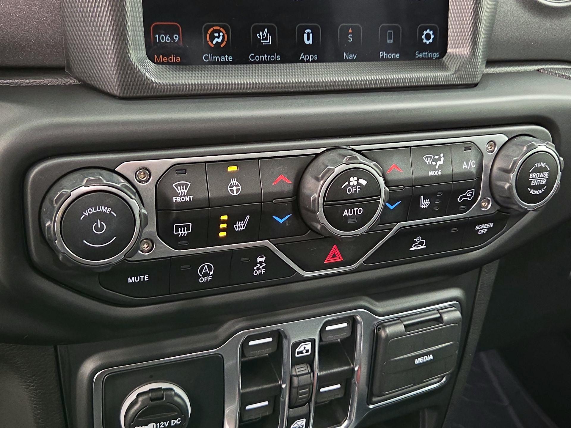 Thumbnail: 2023 Jeep Gladiator - 17