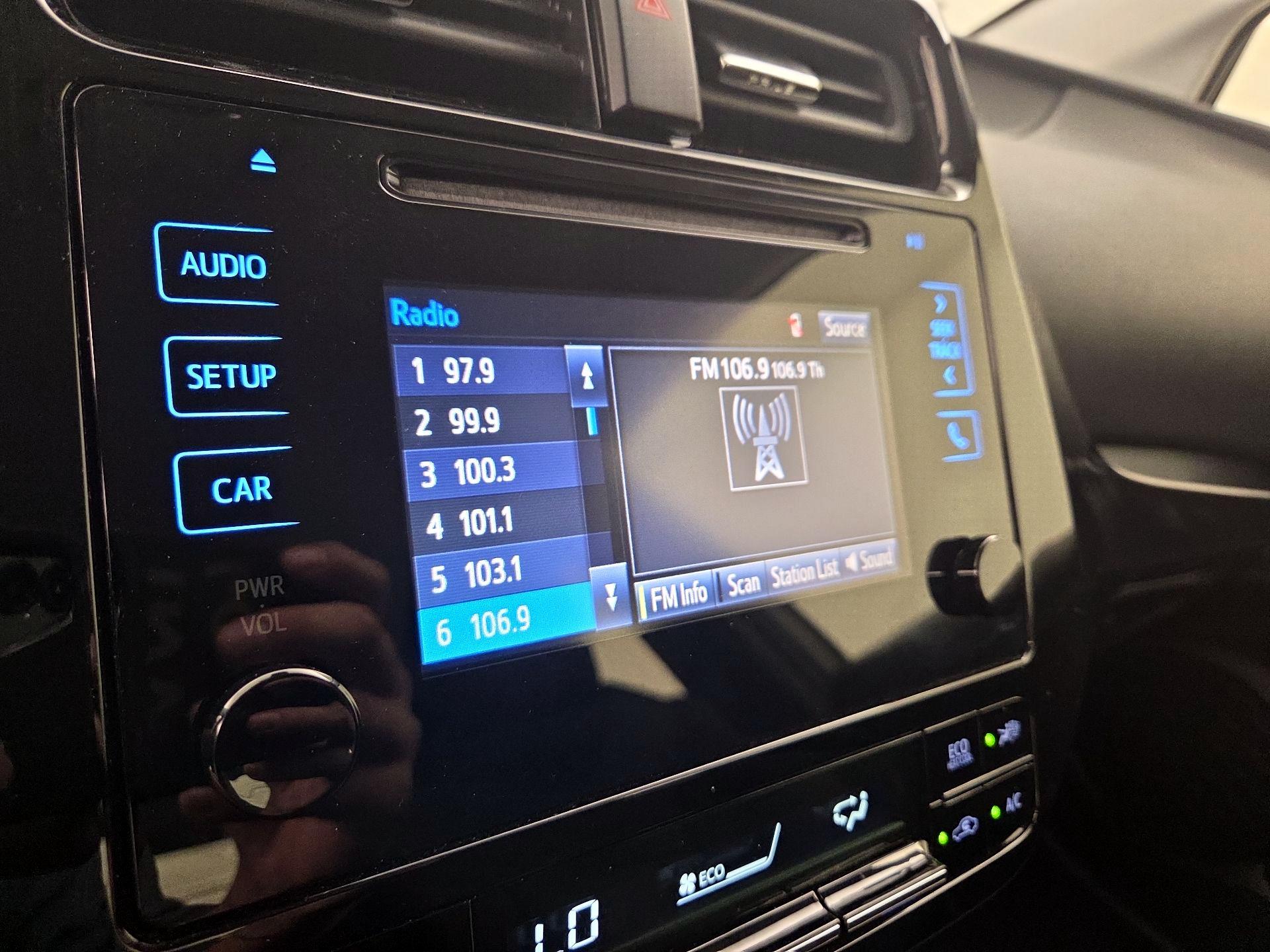 Thumbnail: 2018 Toyota Prius - 15