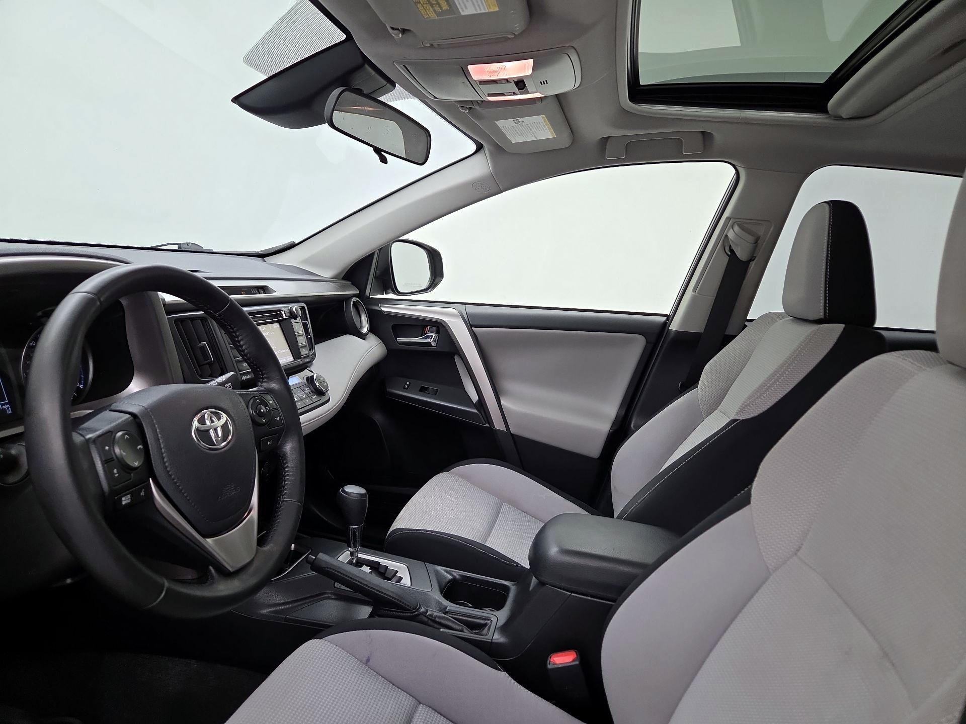 Thumbnail: 2018 Toyota RAV4 - 11