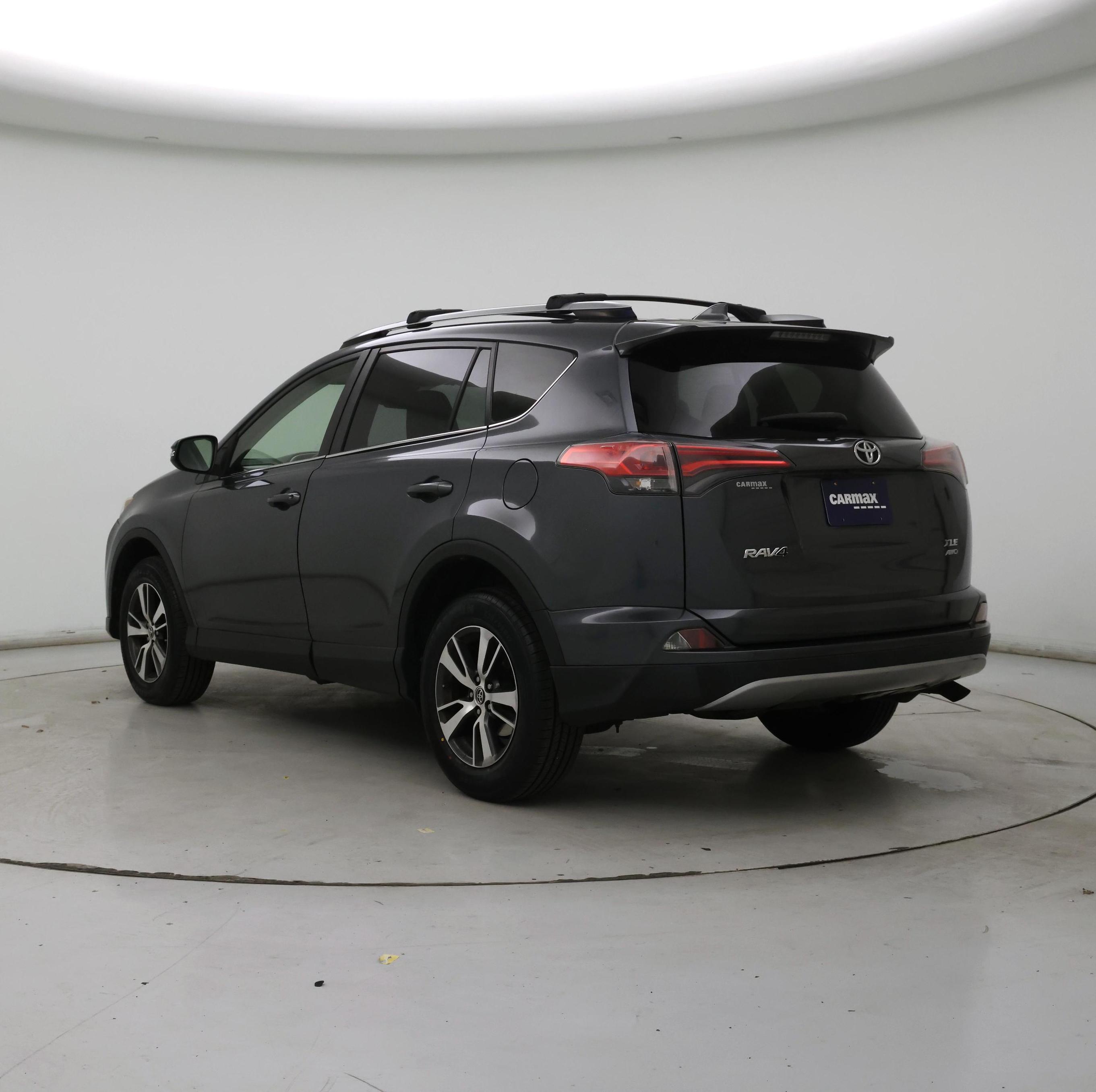 Thumbnail: 2018 Toyota RAV4 - 2