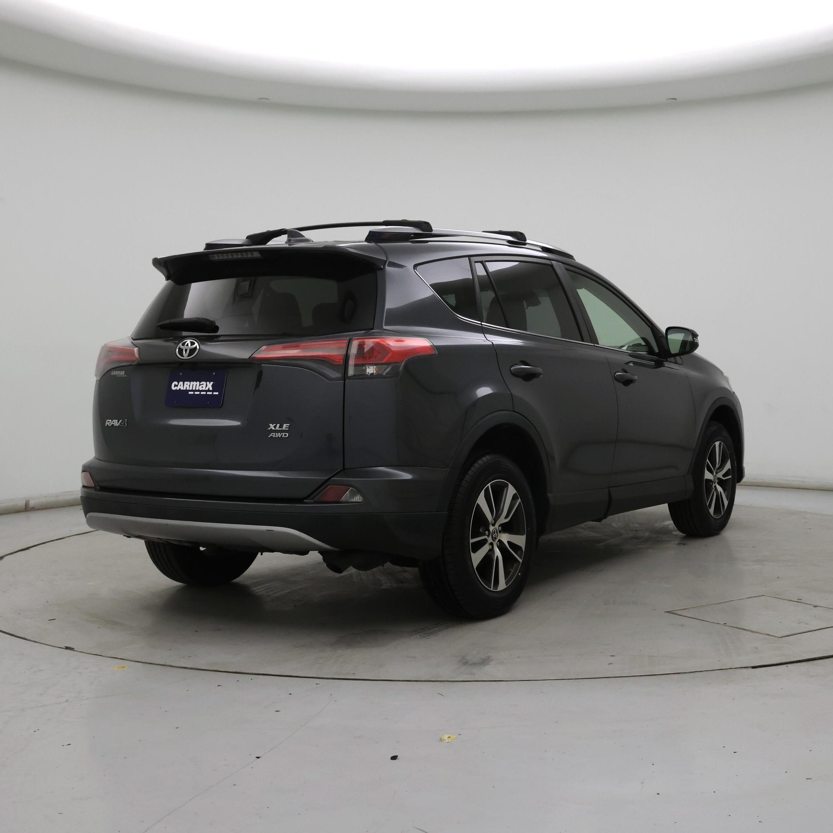 Thumbnail: 2018 Toyota RAV4 - 8