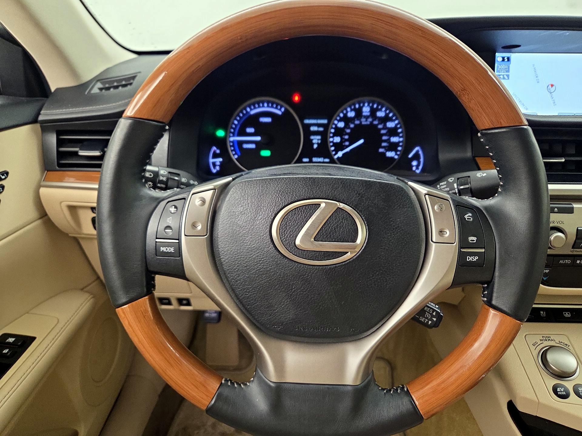 Thumbnail: 2014 Lexus ES - 10