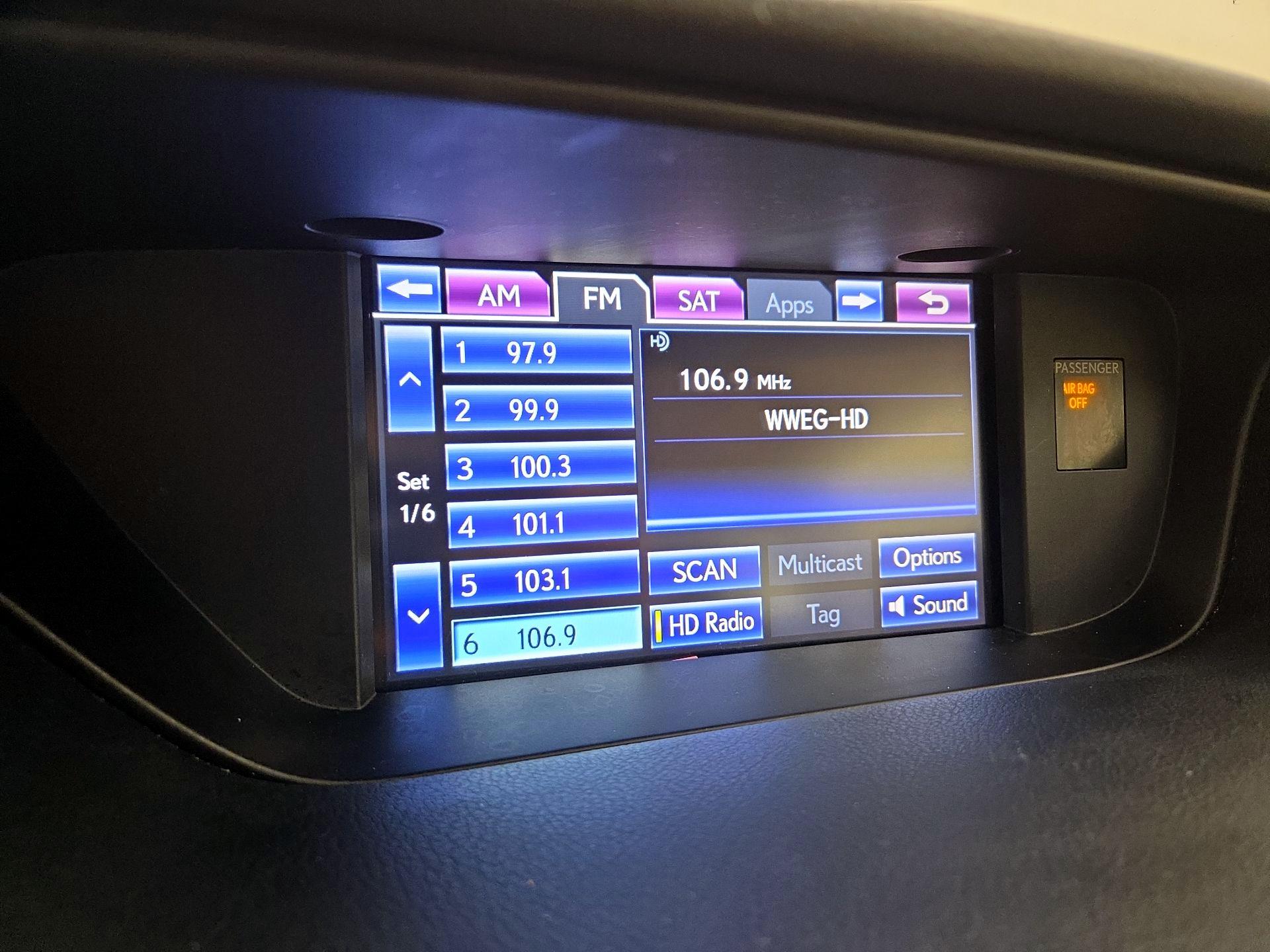 Thumbnail: 2014 Lexus ES - 16