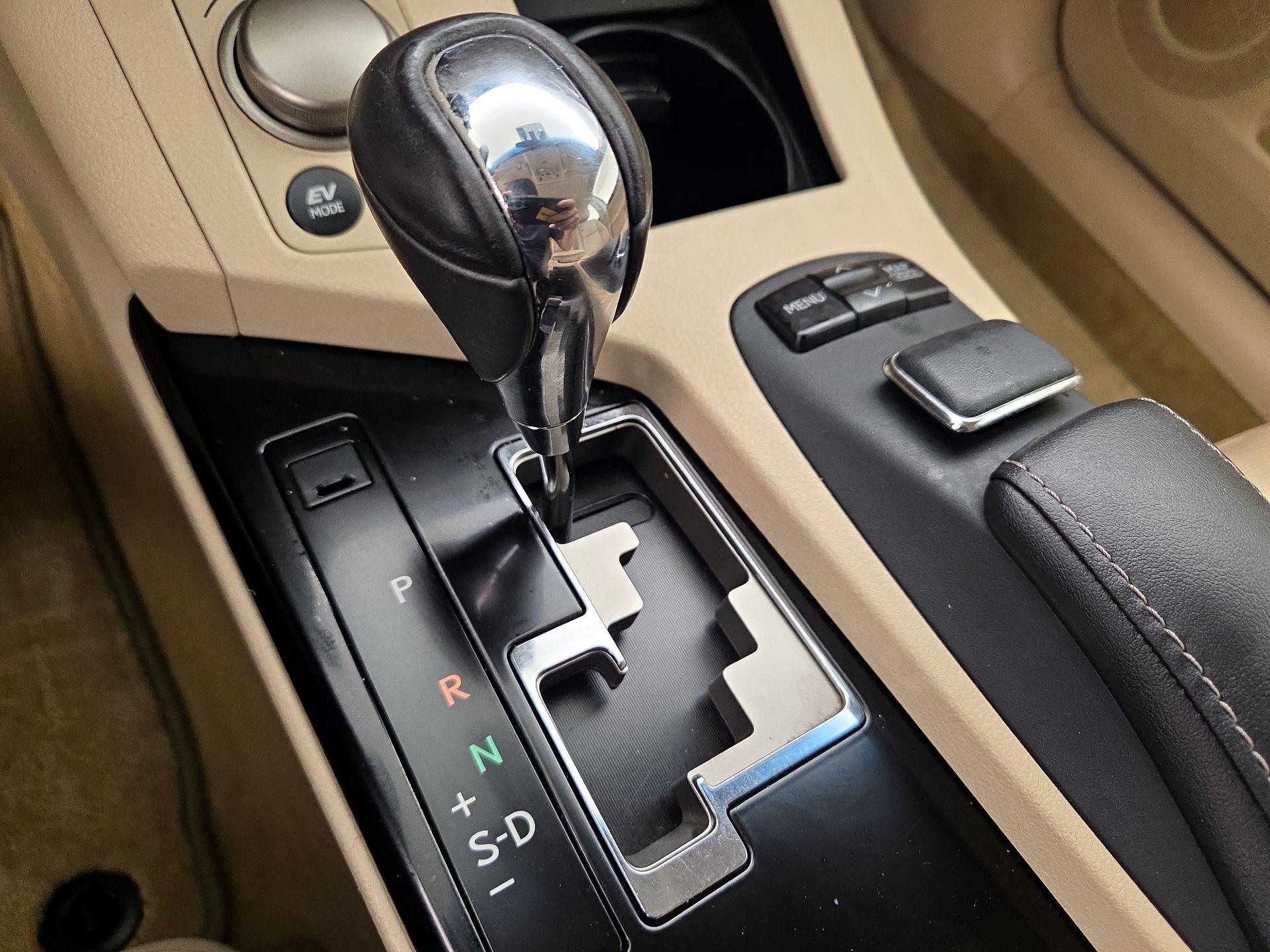 Thumbnail: 2014 Lexus ES - 18