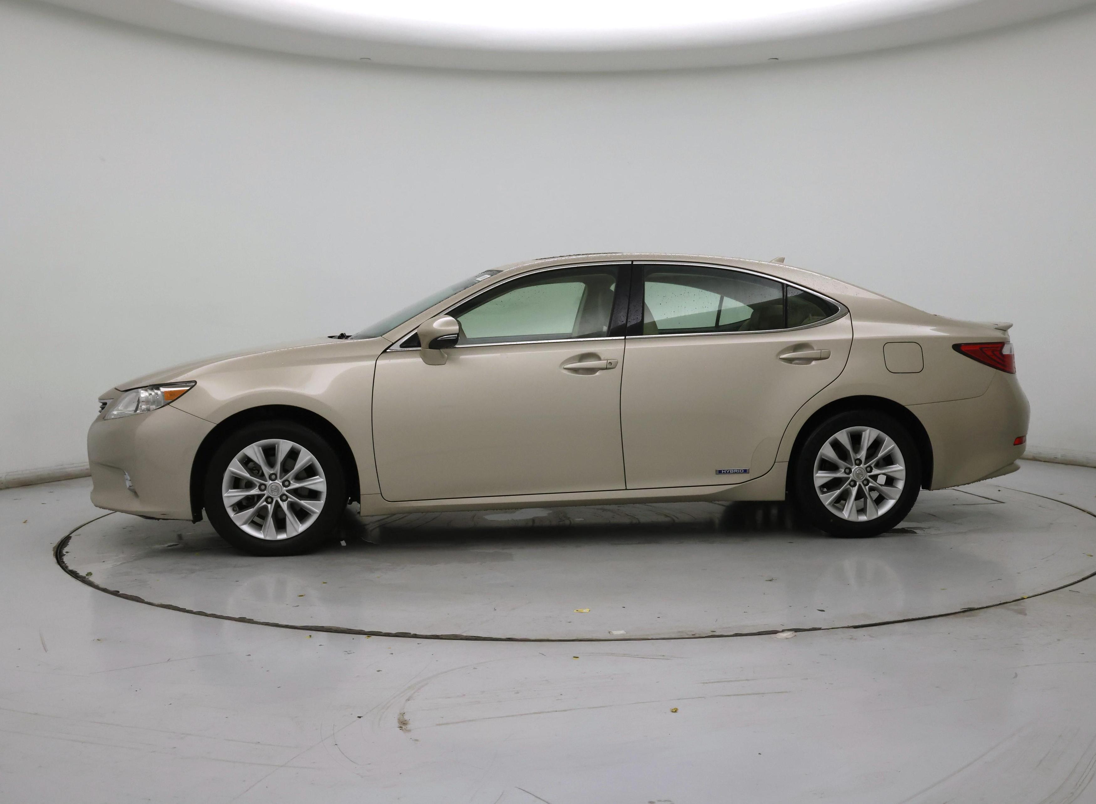 Thumbnail: 2014 Lexus ES - 3