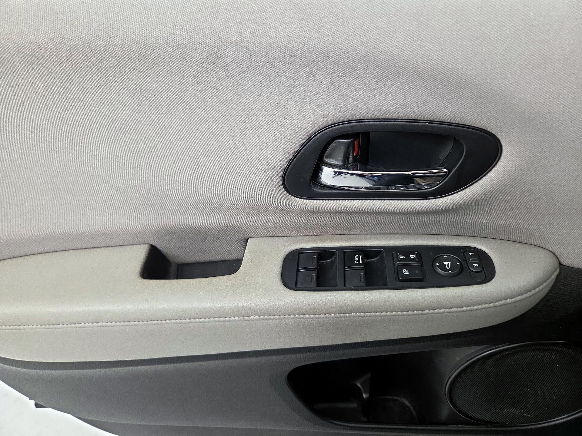 Thumbnail: 2016 Honda HR-V - 12