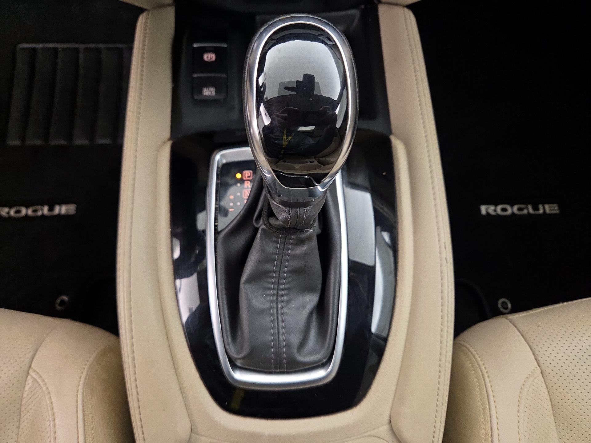 Thumbnail: 2020 Nissan Rogue - 18