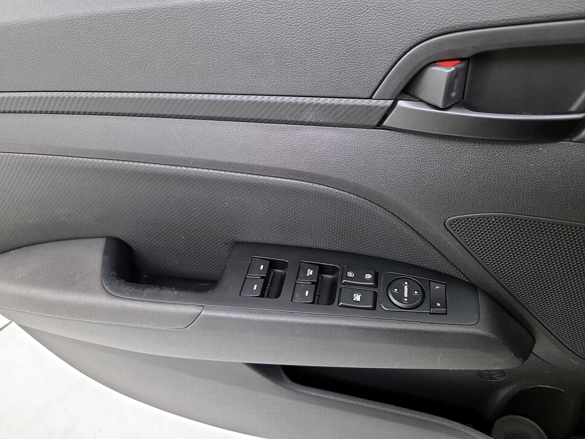 Thumbnail: 2018 Hyundai Elantra - 12