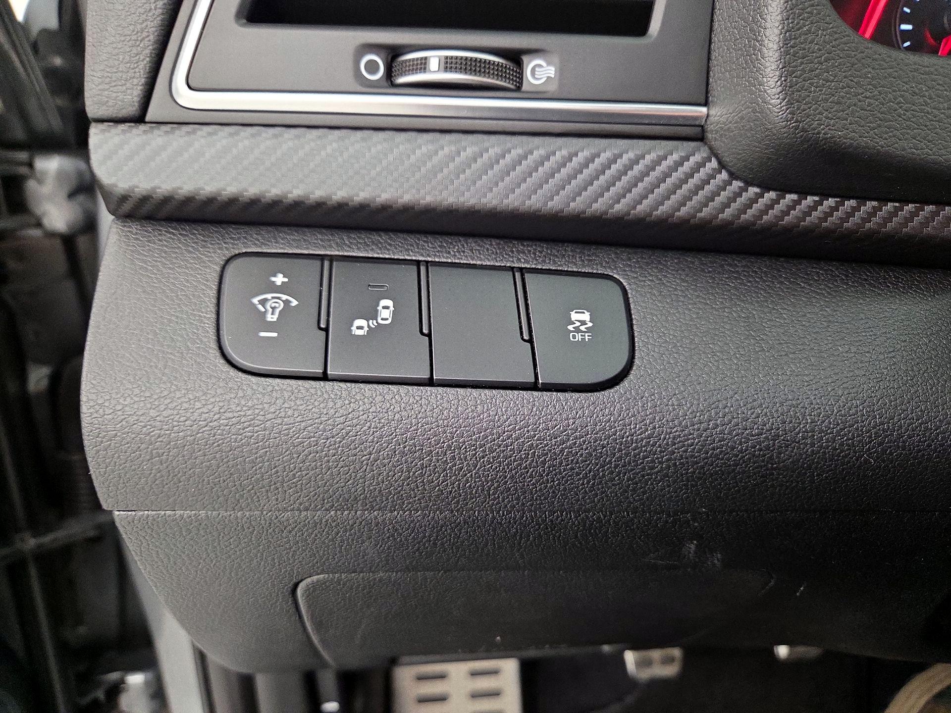 Thumbnail: 2018 Hyundai Elantra - 13