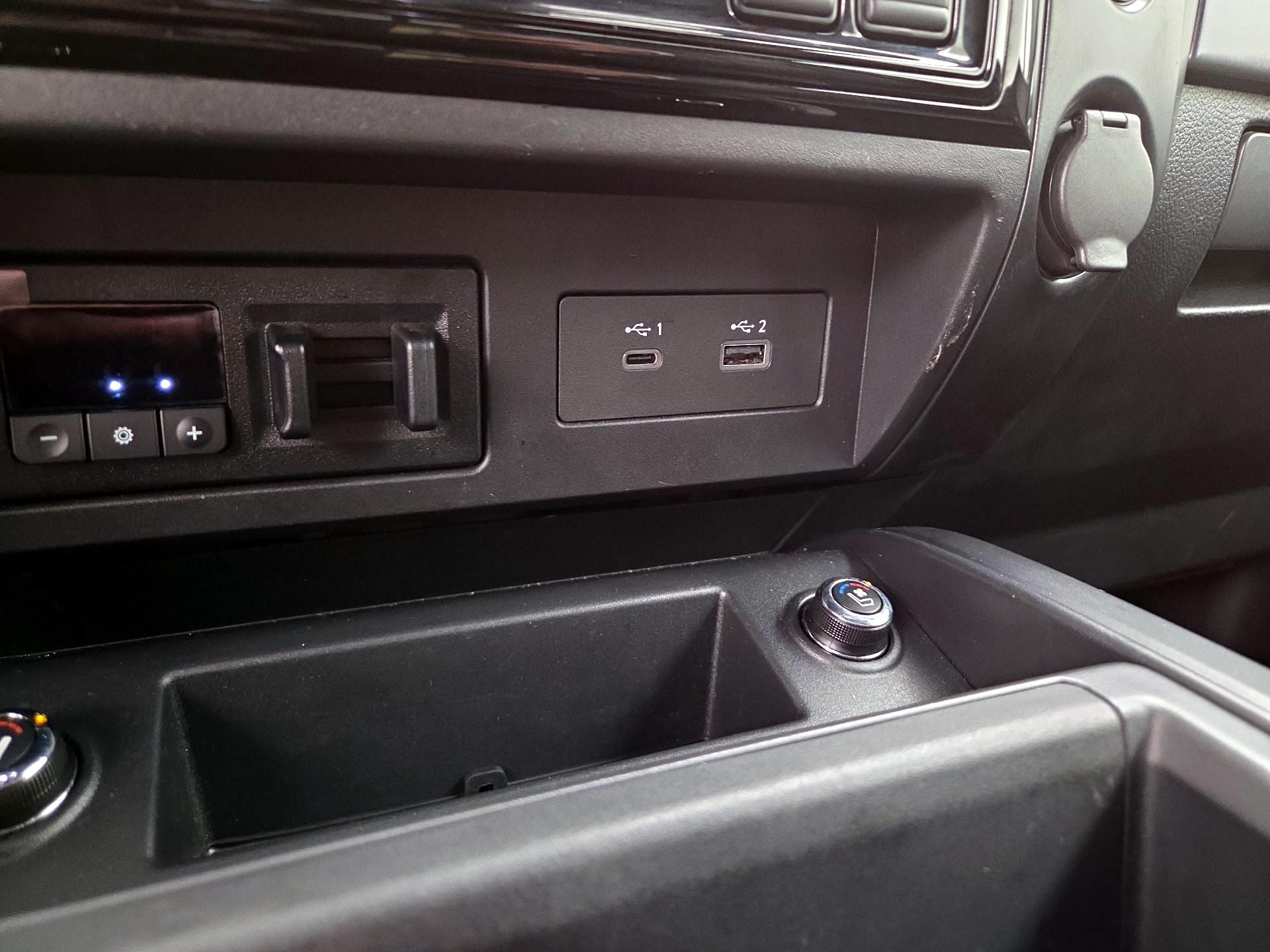 Thumbnail: 2024 Nissan Titan - 19