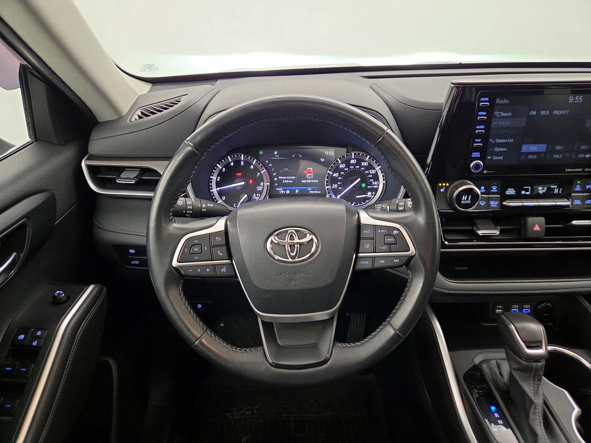 Thumbnail: 2022 Toyota Highlander - 10