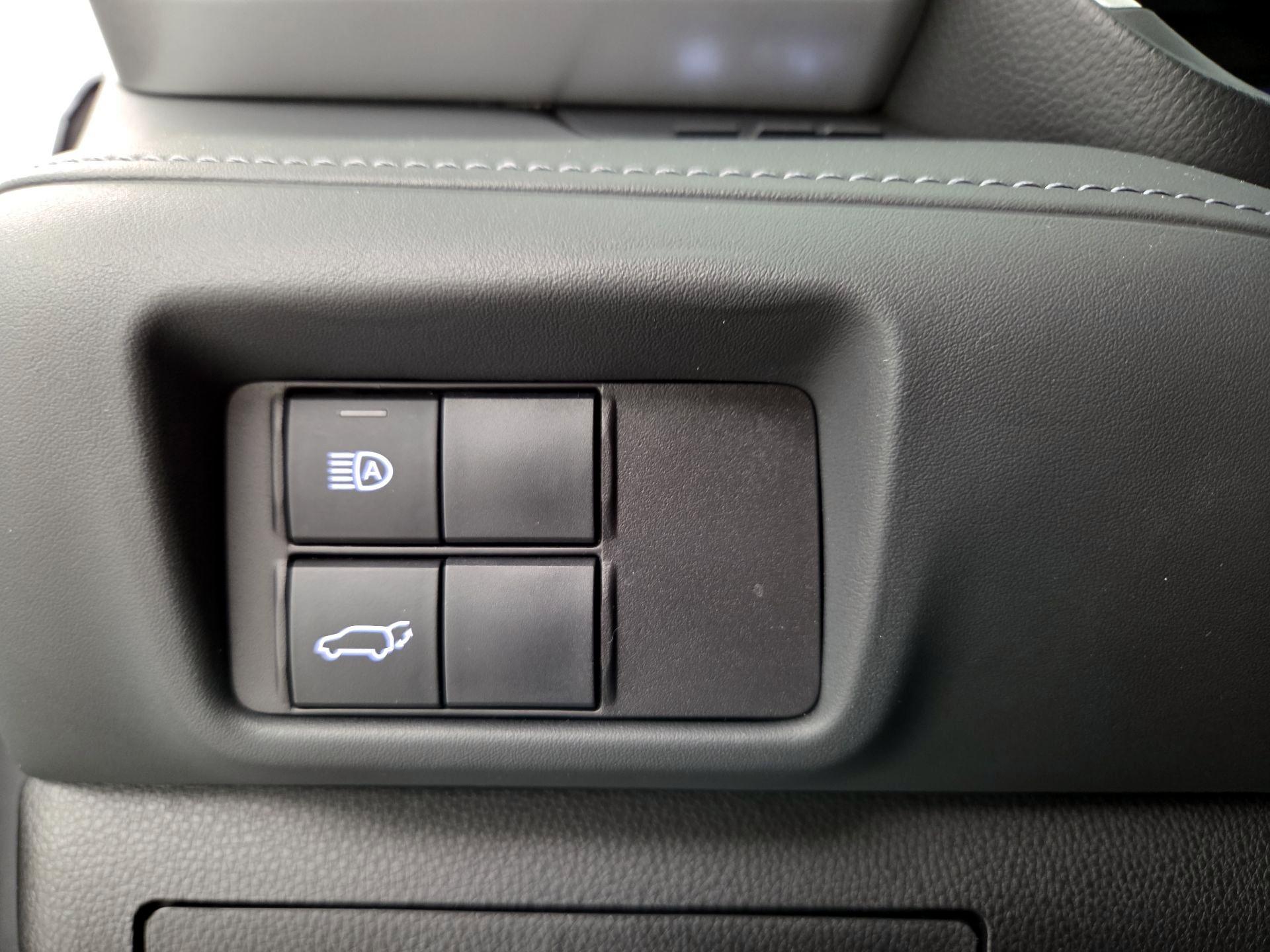 Thumbnail: 2022 Toyota Highlander - 13