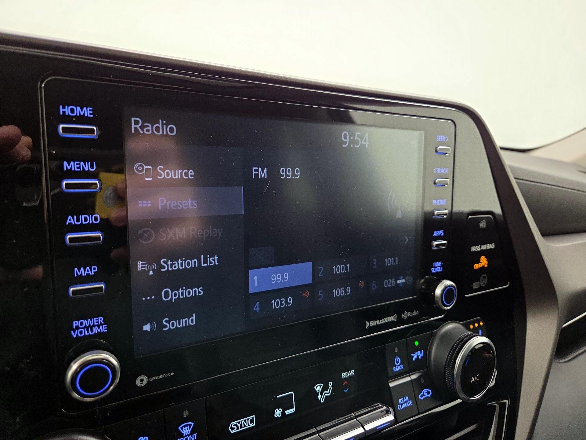 Thumbnail: 2022 Toyota Highlander - 15