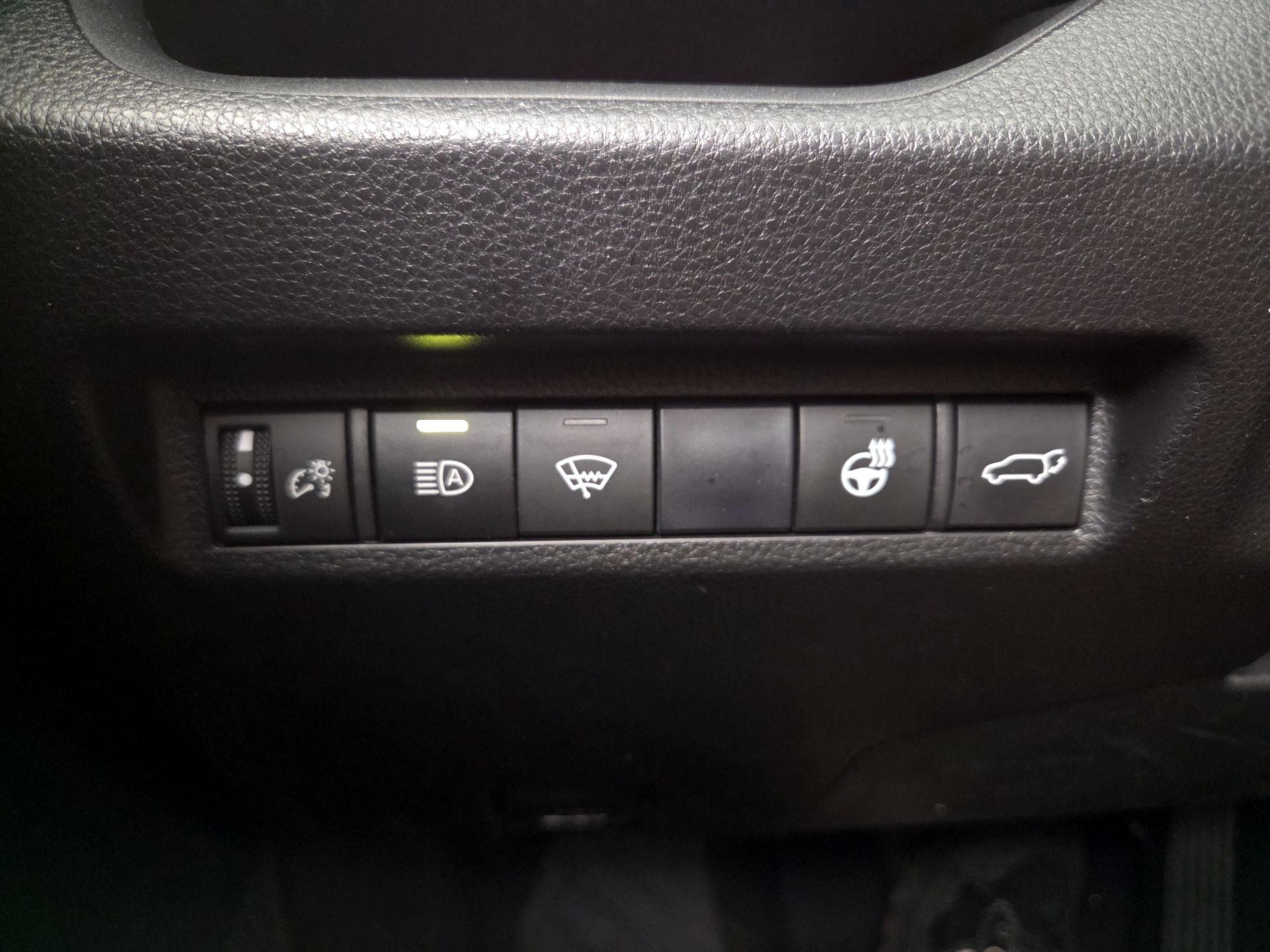 Thumbnail: 2019 Toyota RAV4 - 11