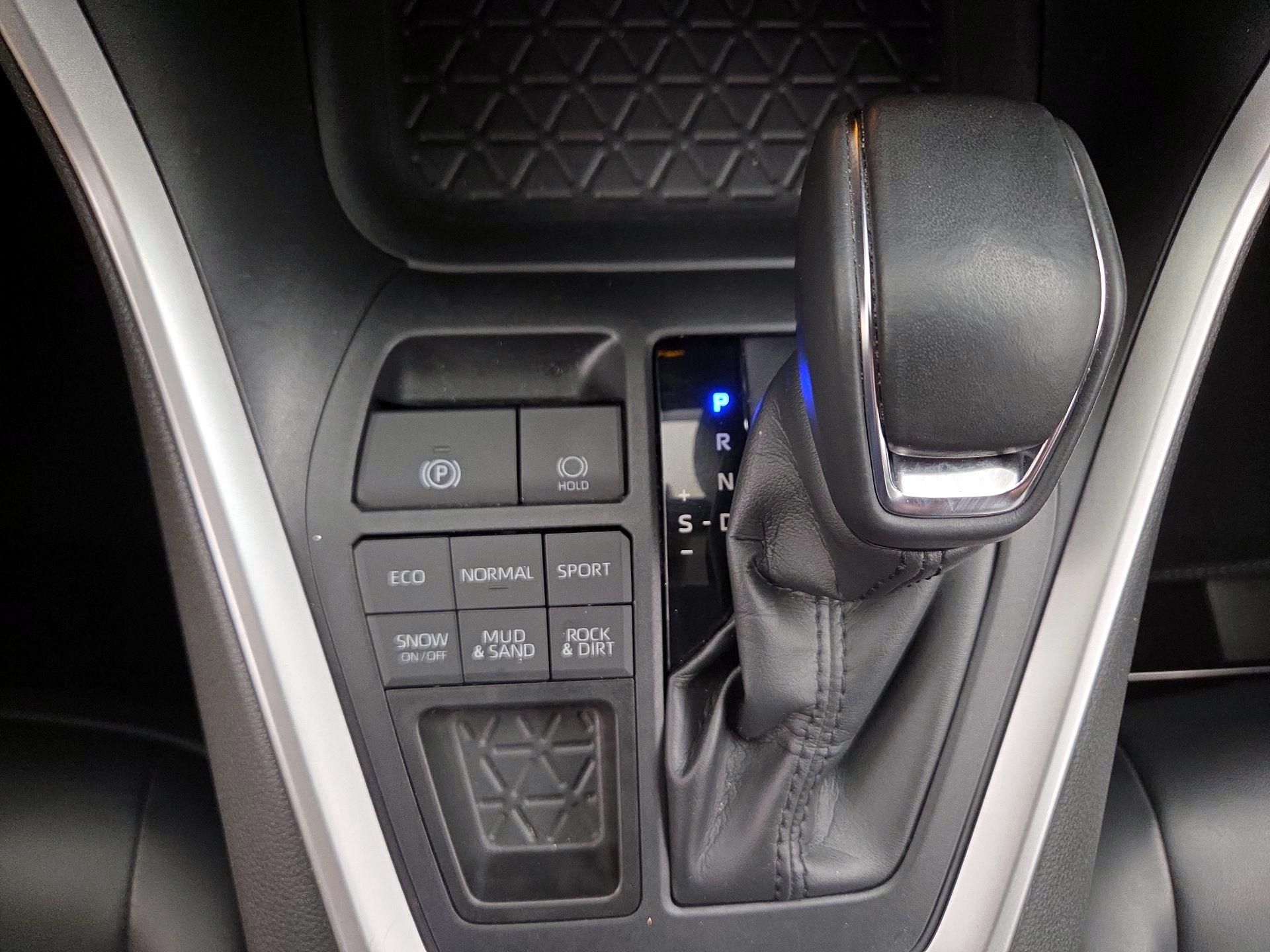 Thumbnail: 2019 Toyota RAV4 - 15