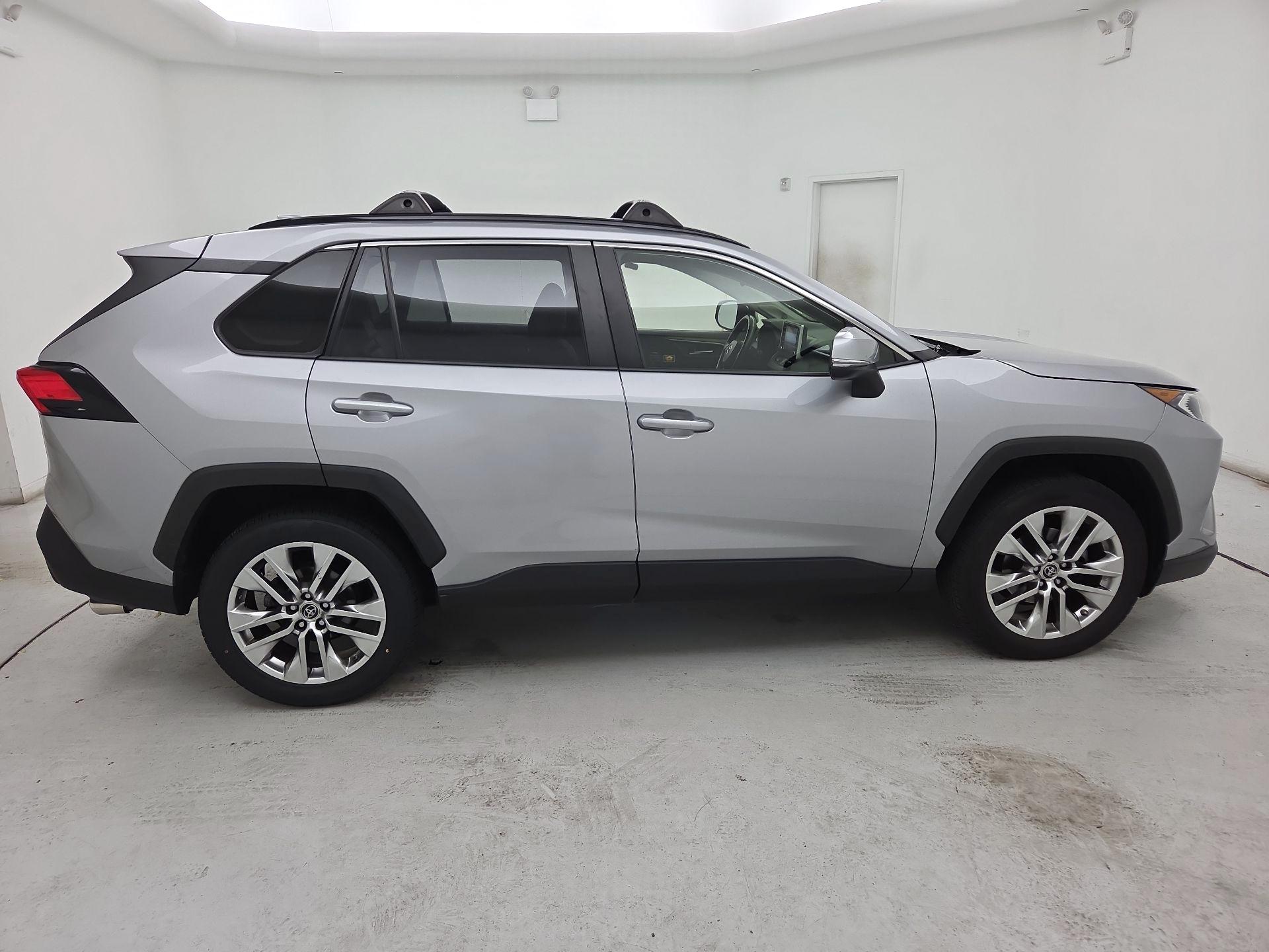 Thumbnail: 2019 Toyota RAV4 - 4