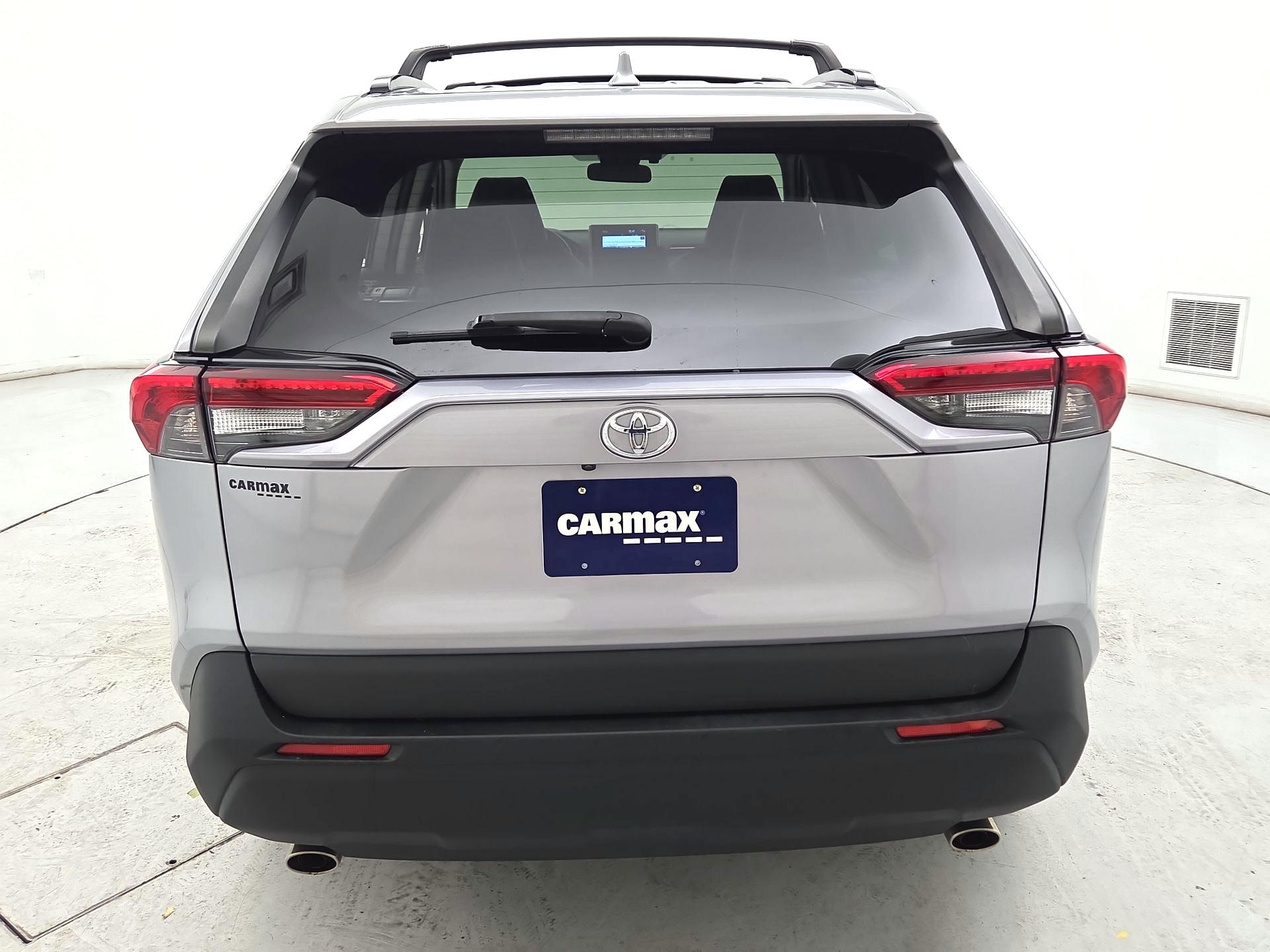 Thumbnail: 2019 Toyota RAV4 - 6