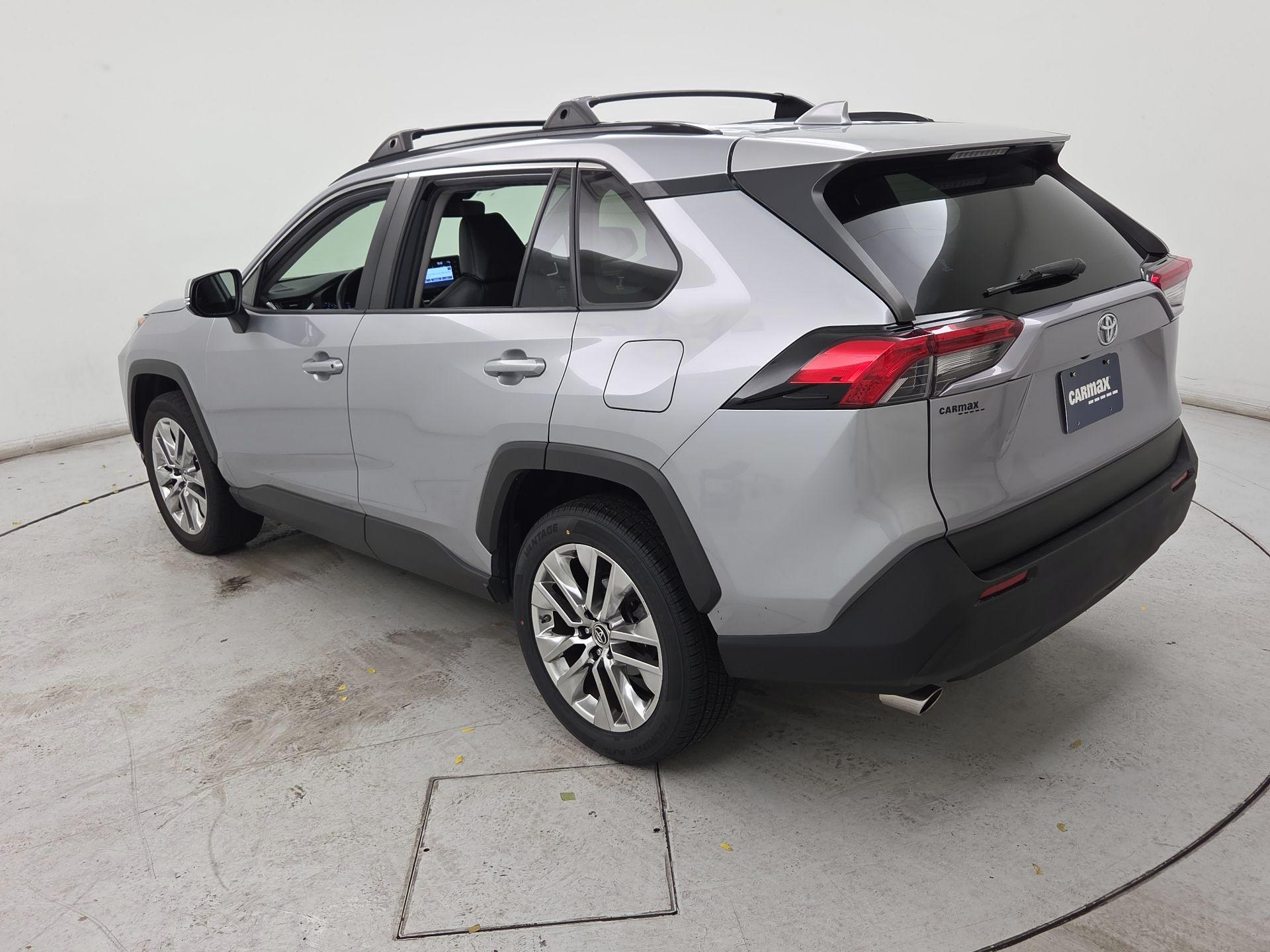 Thumbnail: 2019 Toyota RAV4 - 7