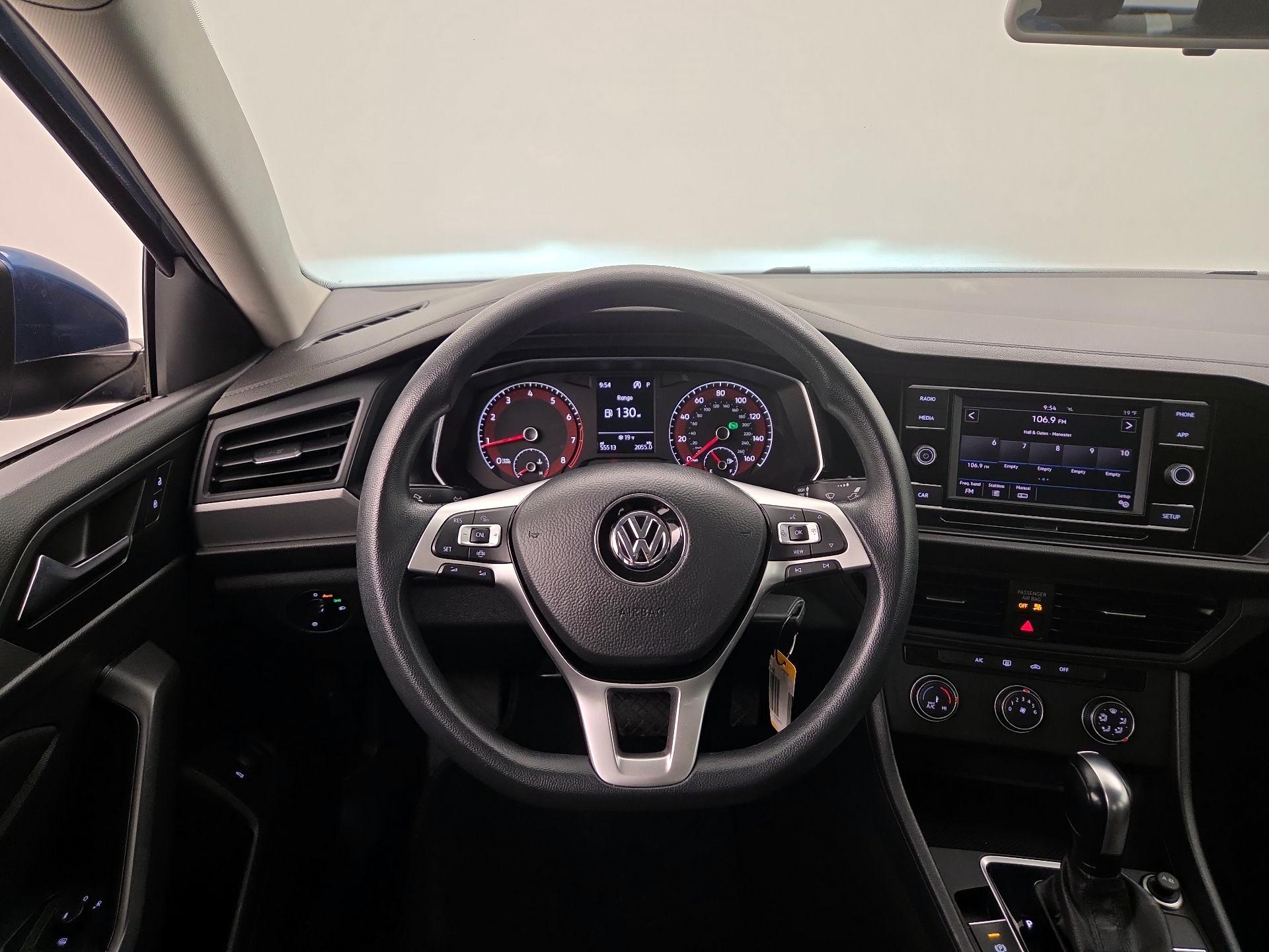 Thumbnail: 2019 Volkswagen Jetta - 10
