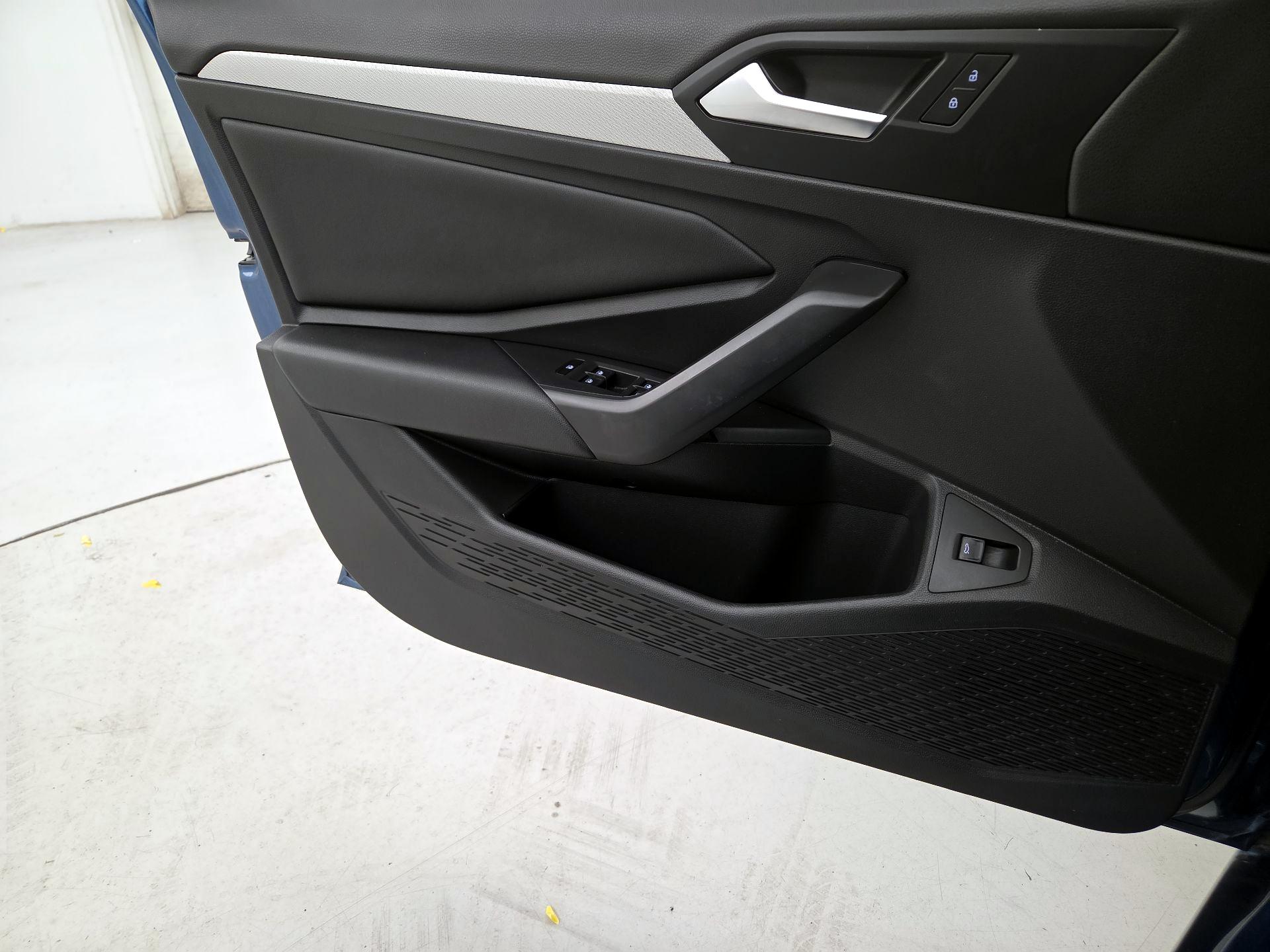 Thumbnail: 2019 Volkswagen Jetta - 12